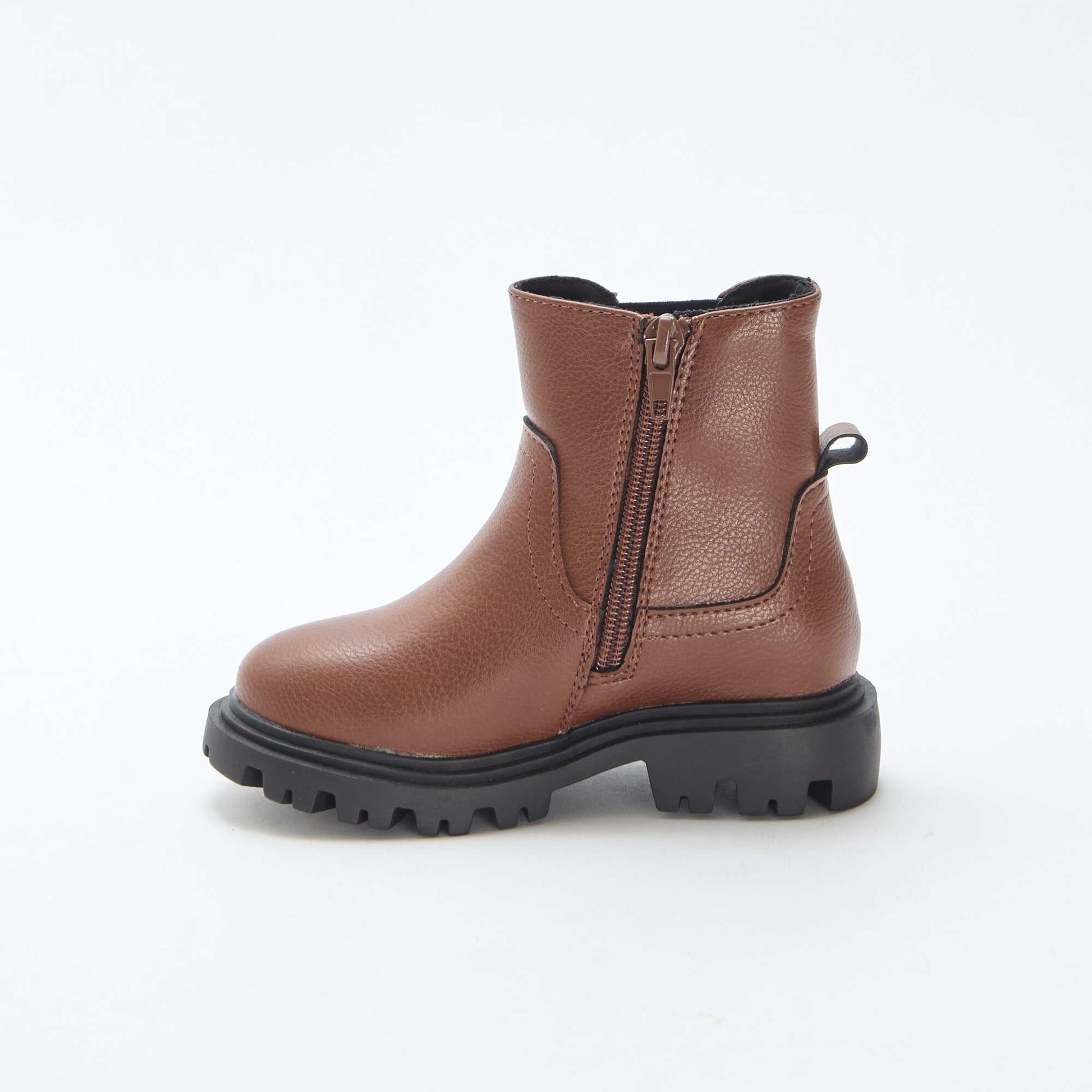 Botas ajustadas de polipiel MARRON