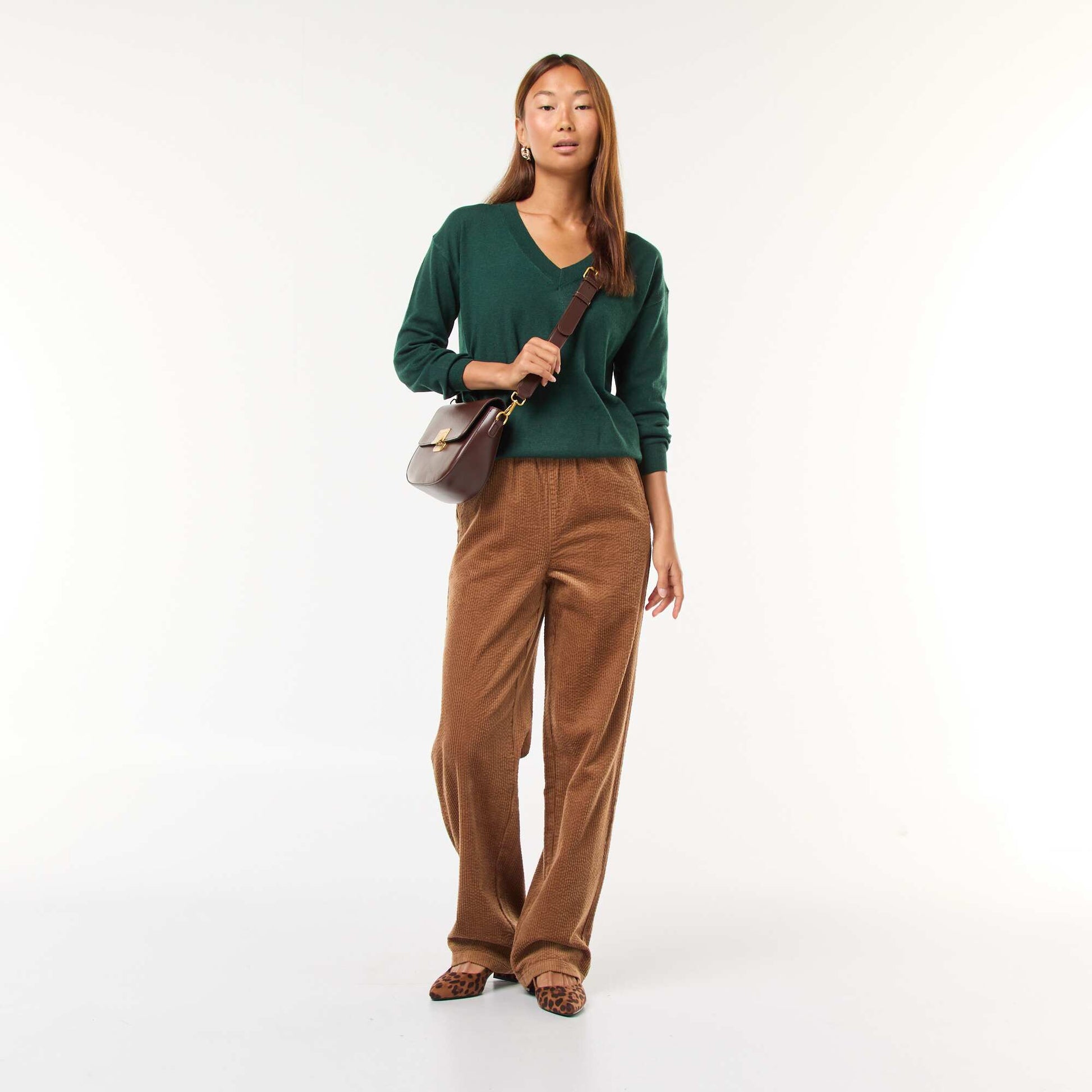 Sweater de punto fino con cuello de pico VERDE