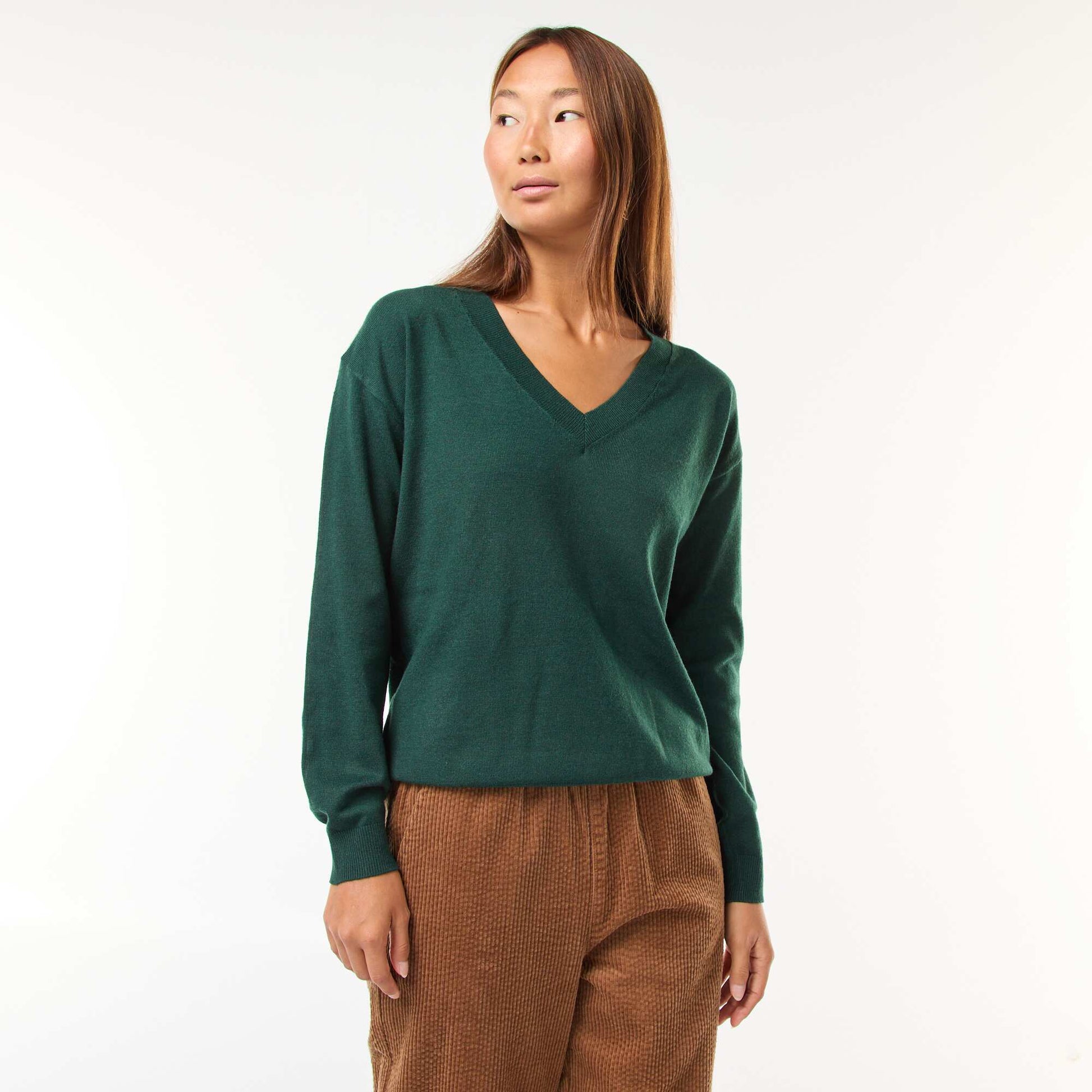 Sweater de punto fino con cuello de pico VERDE