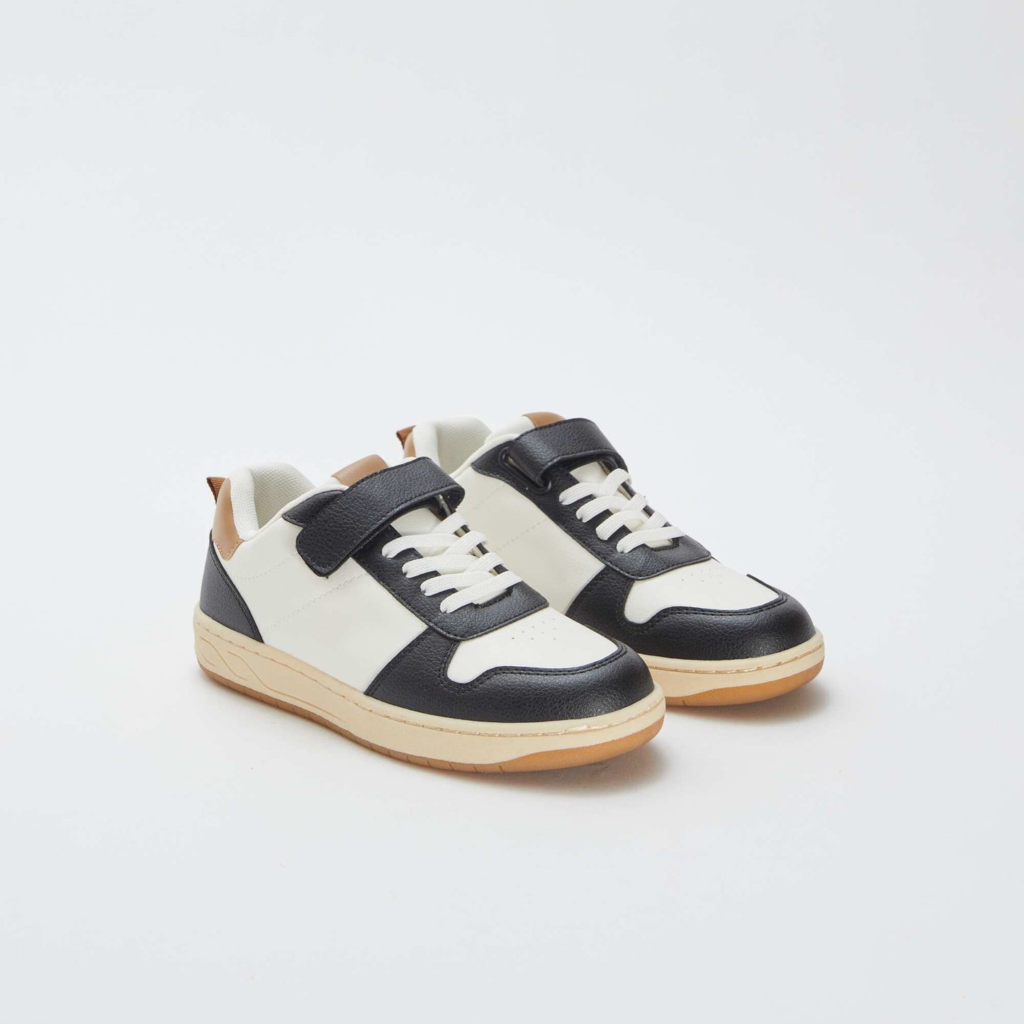 Zapatillas con velcro MARRON