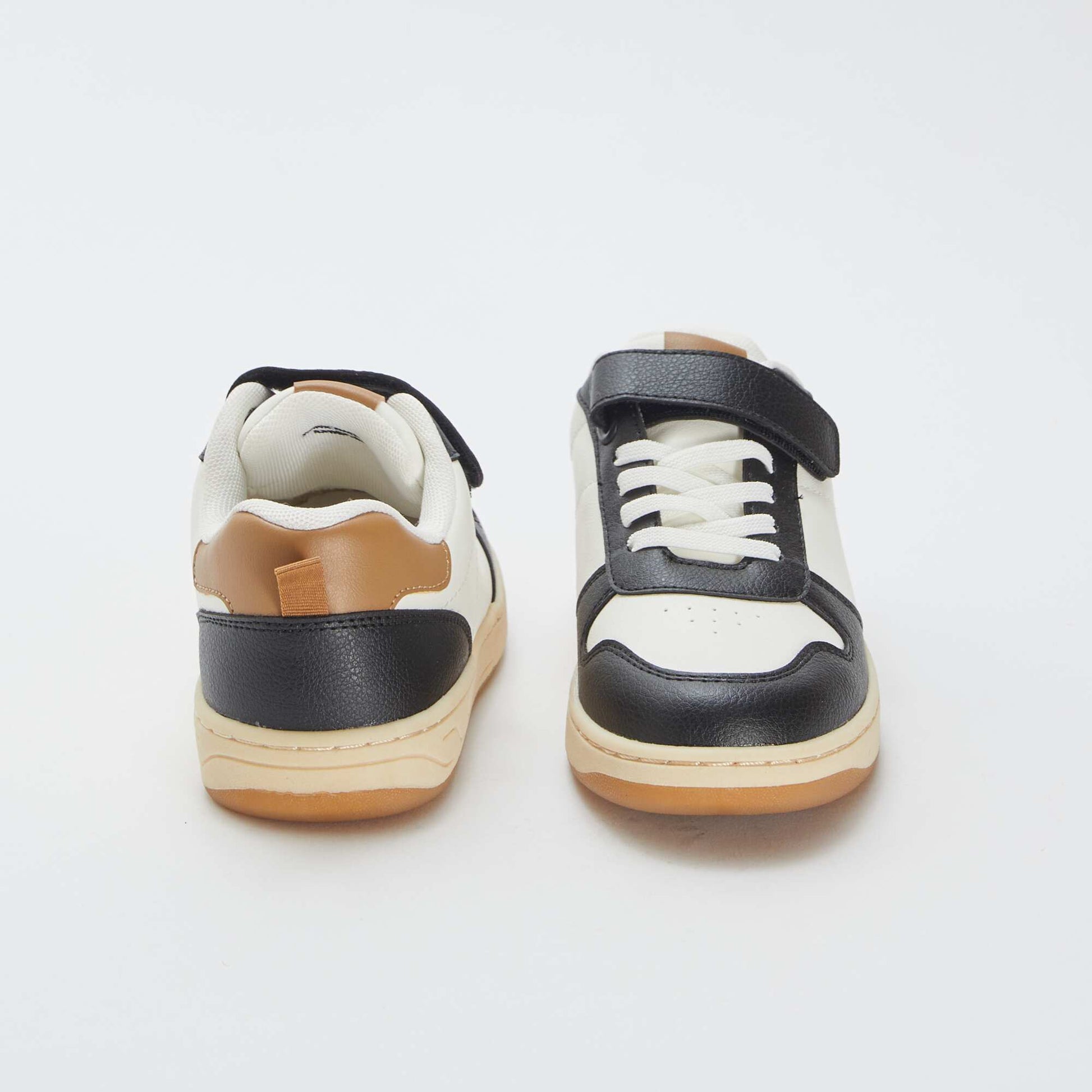 Zapatillas con velcro MARRON