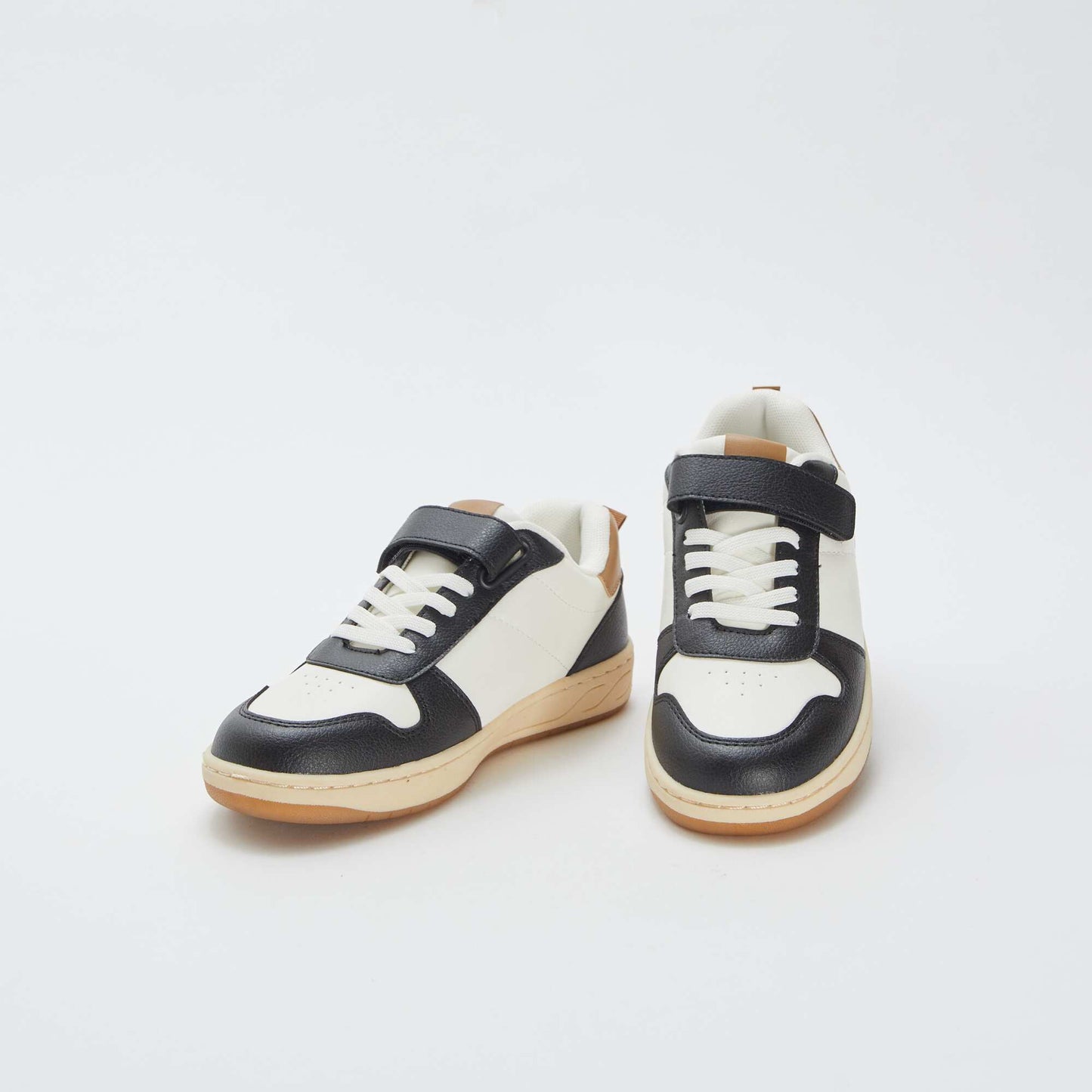 Zapatillas con velcro MARRON