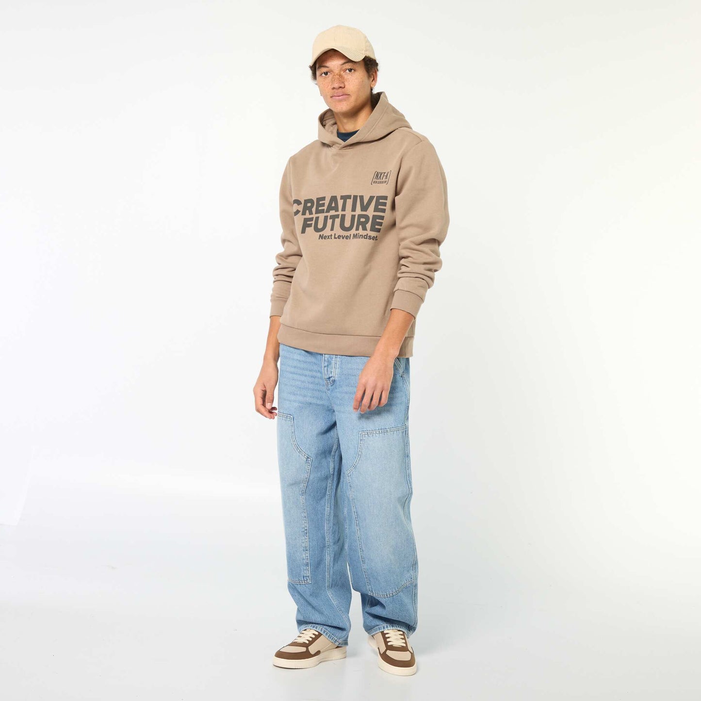 Buzo estampada con diseño fantasía en algodón liso BEIGE