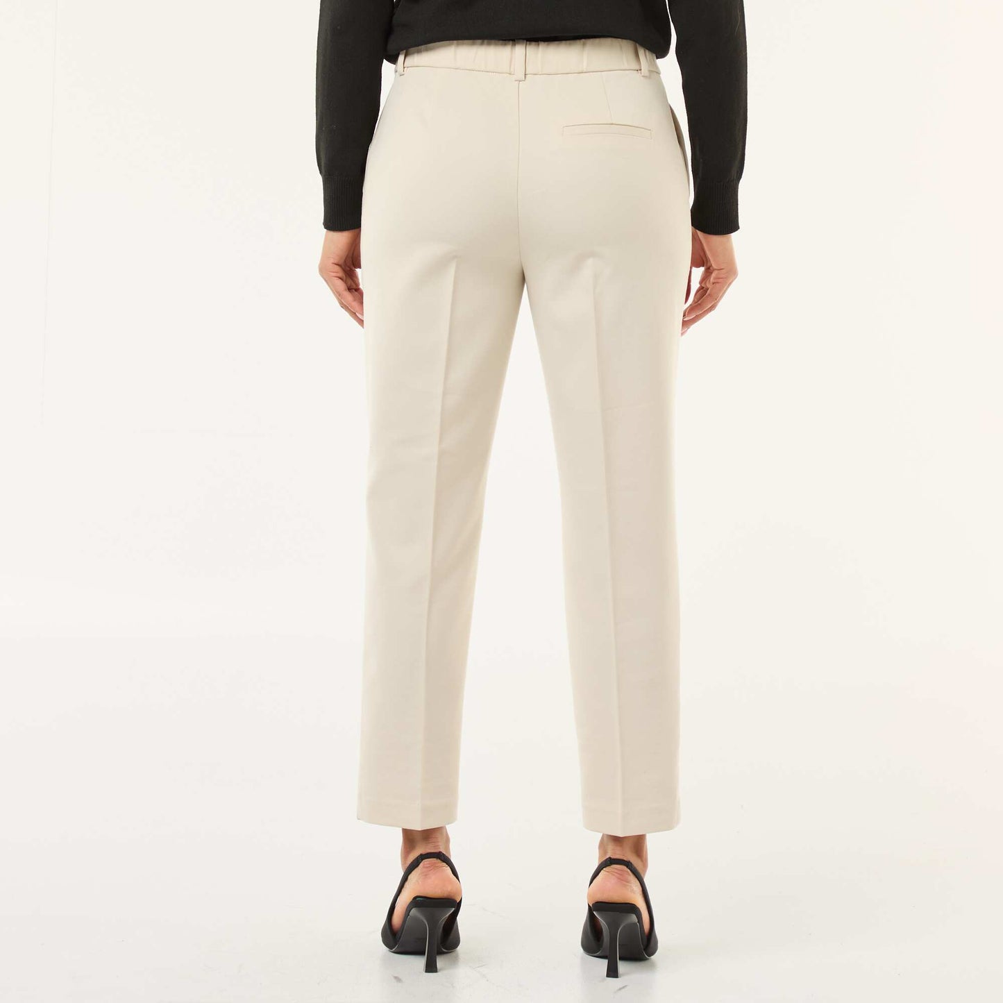 Pantalón pitillo liso con 2 bolsillos BEIGE