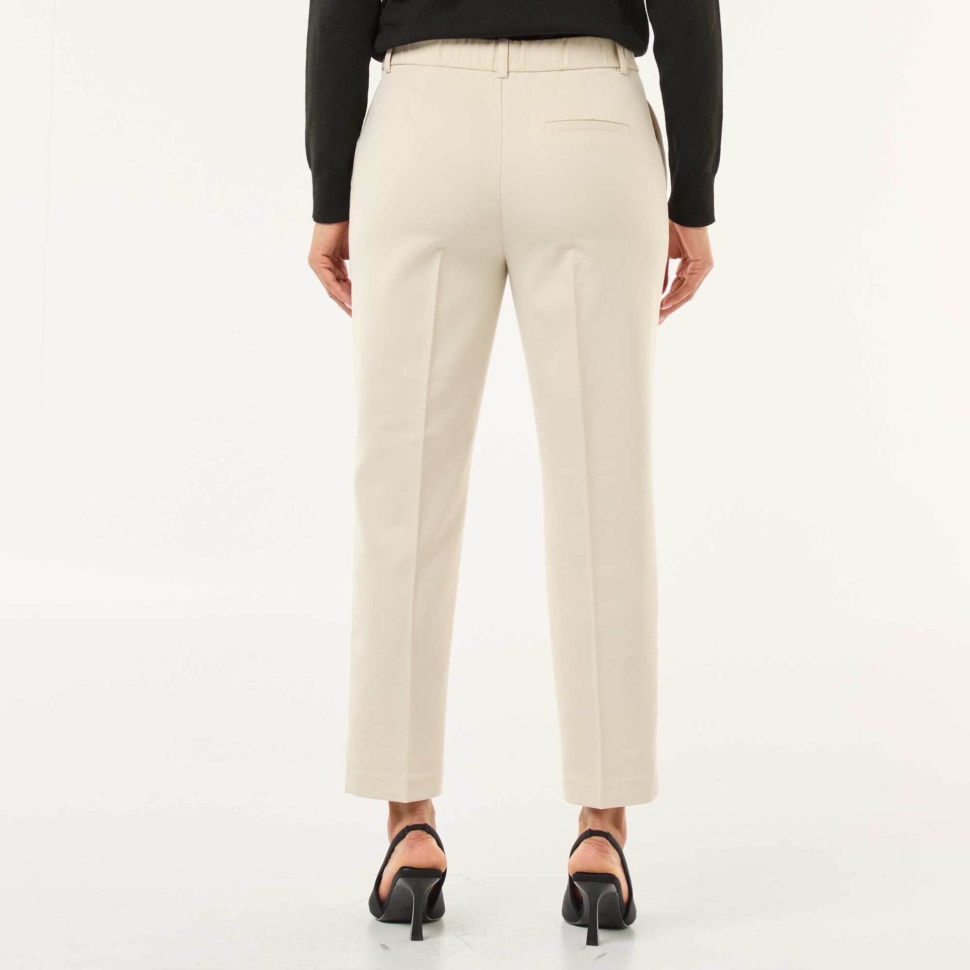 Pantalón pitillo liso con 2 bolsillos BEIGE