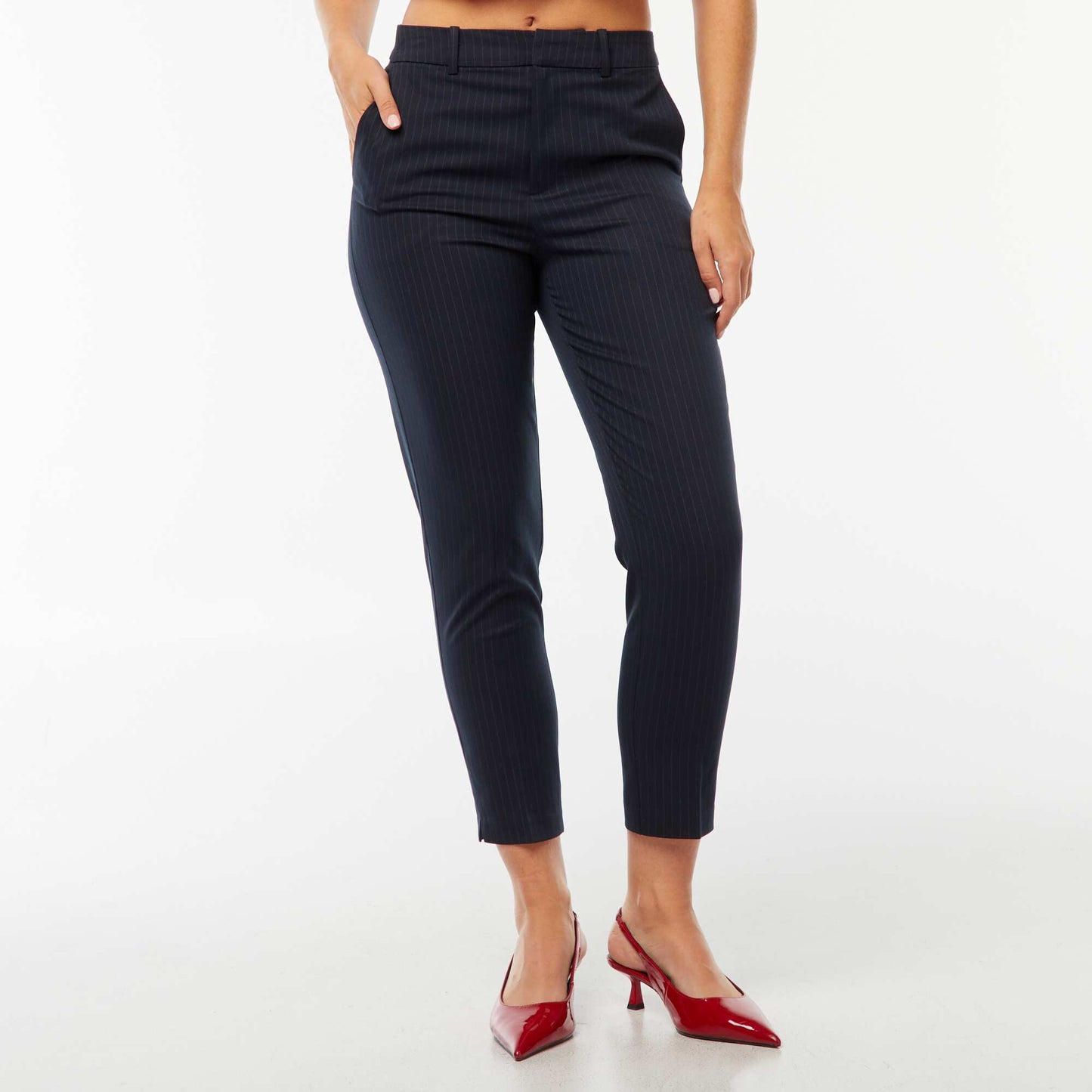 Pantalón pitillo liso con 2 bolsillos AZUL