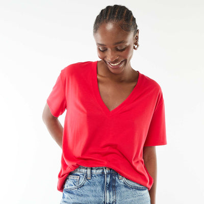 Camiseta de manga corta cuello de pico ROJO