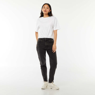 Jean con corte mom - L30 NEGRO