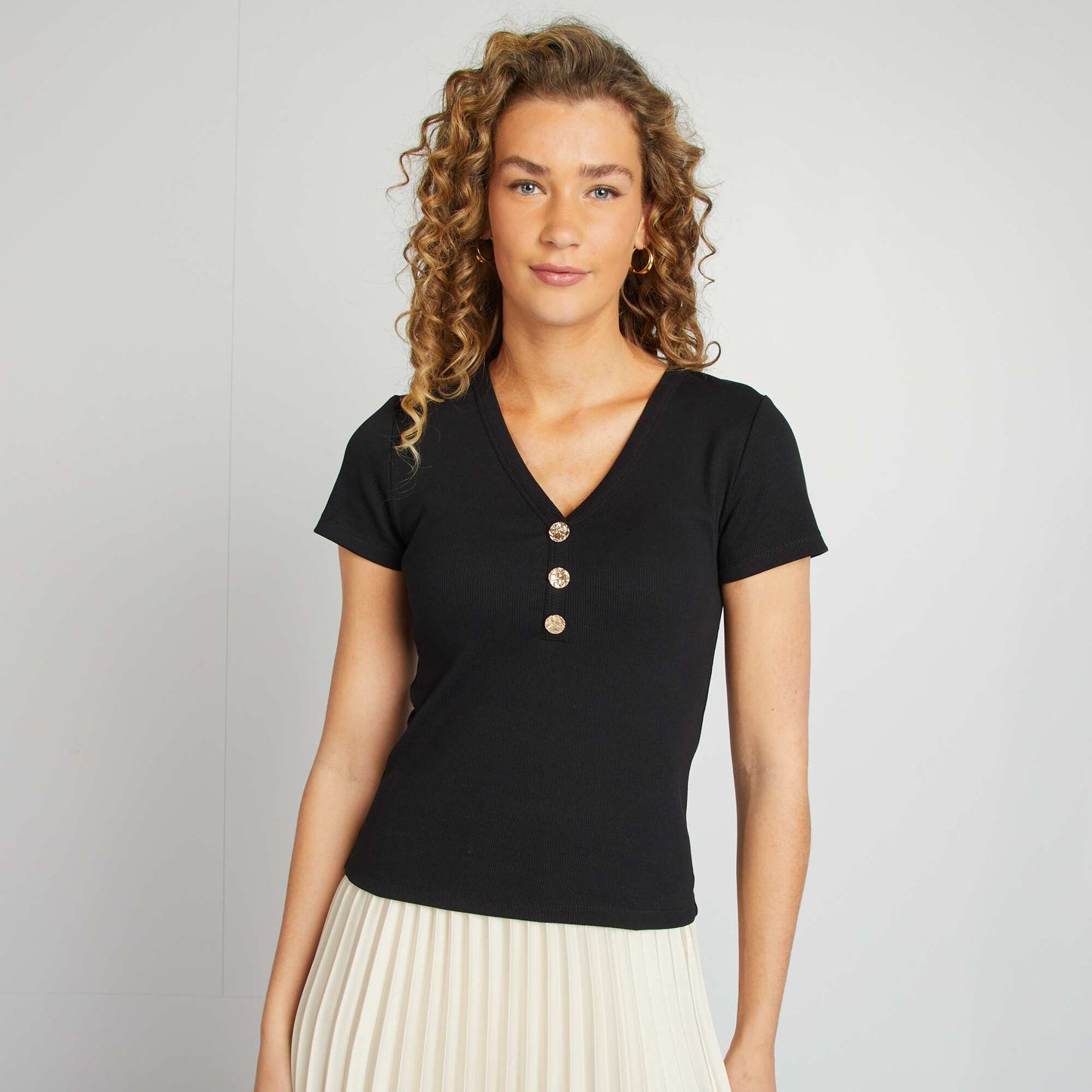 Camiseta de canalé con botones NEGRO