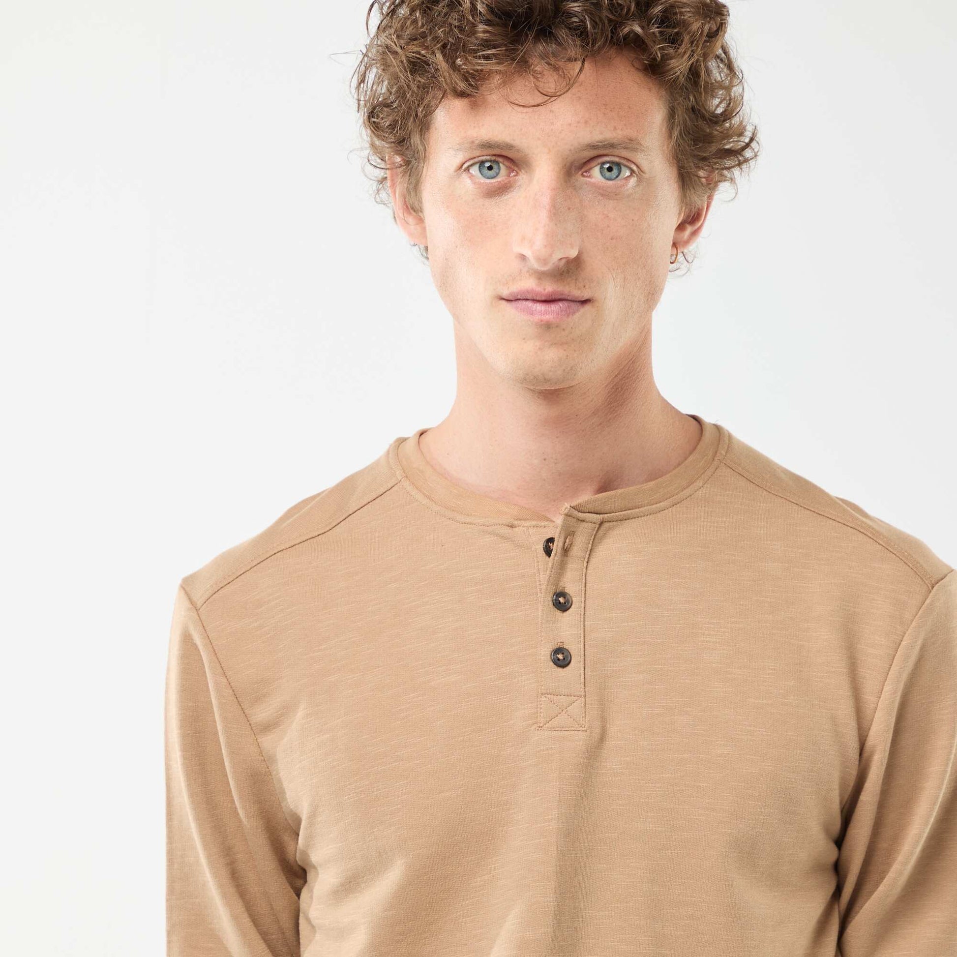 Camiseta de manga larga con cuello panadero BEIGE