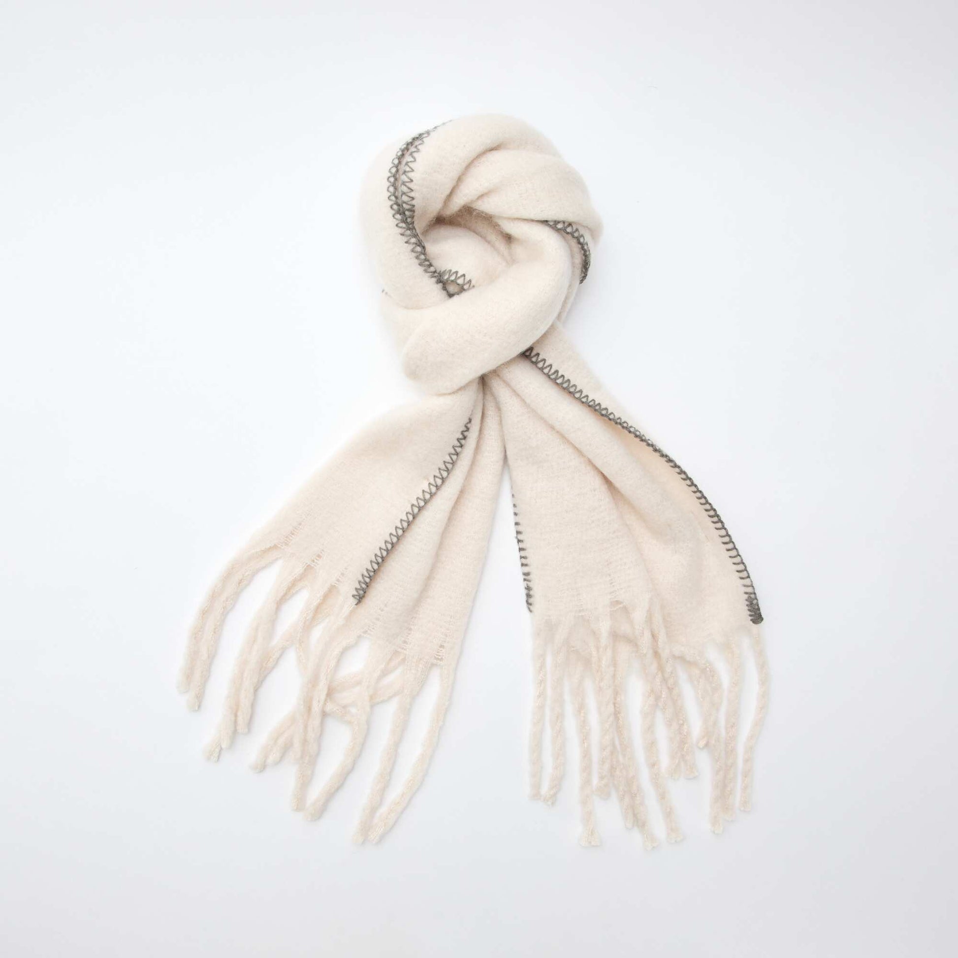 Bufanda grande suave con flecos BEIGE