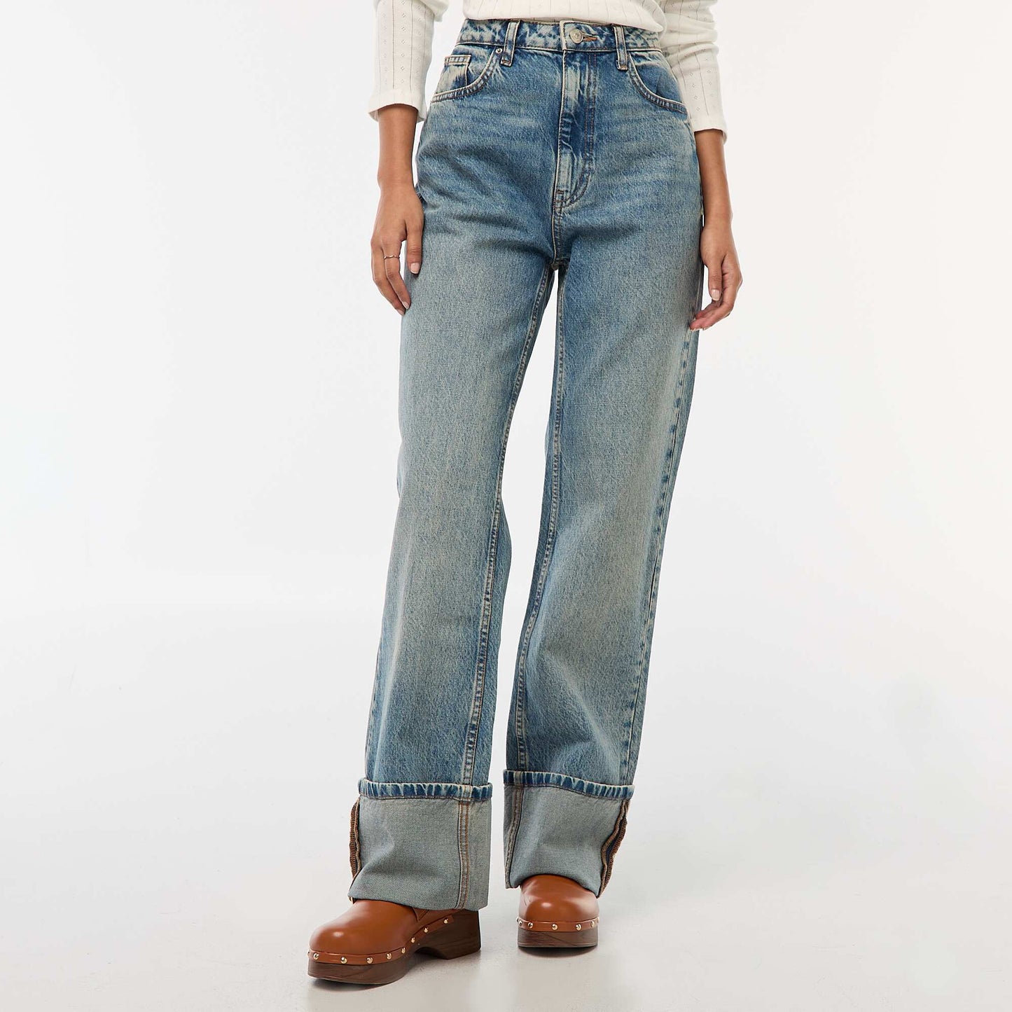 Jean regular / de talle alto con vuelta ancha en el bajo AZUL