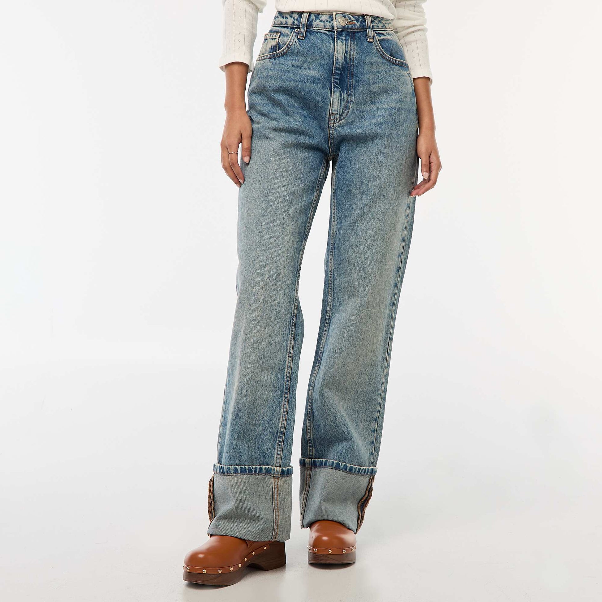 Jean regular / de talle alto con vuelta ancha en el bajo AZUL