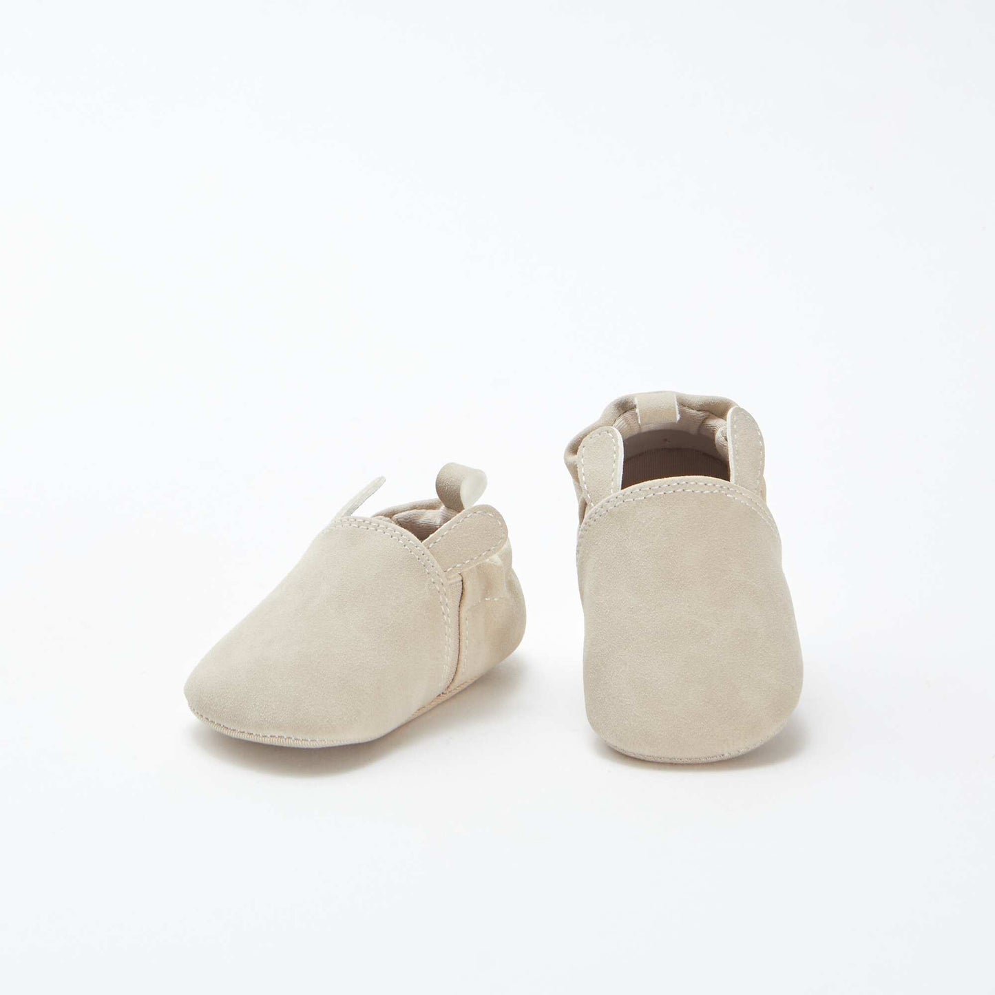 Zapatillas de antelina con orejitas con relieve ROSA