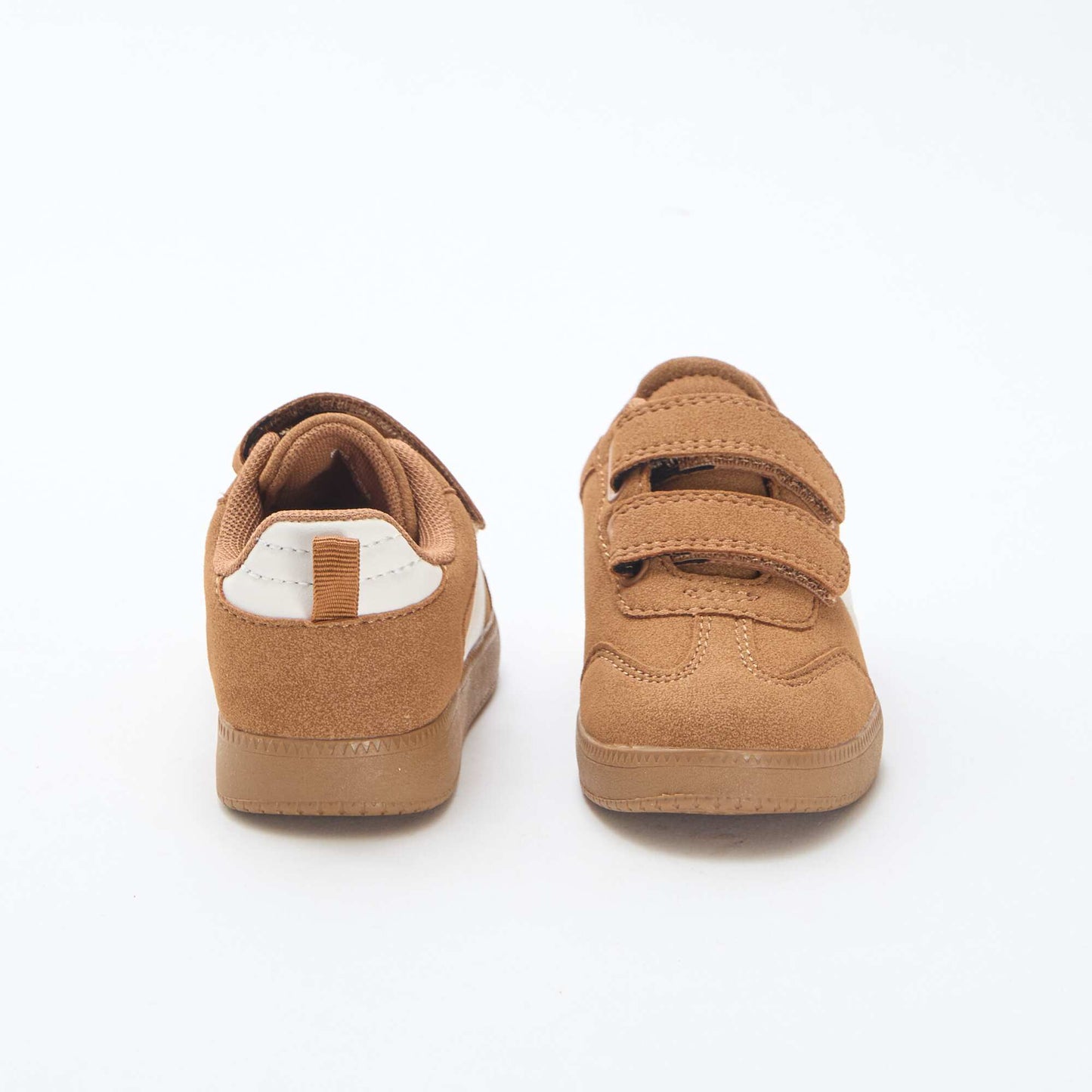 Zapatillas bajas con apertura de 2 velcros MARRON