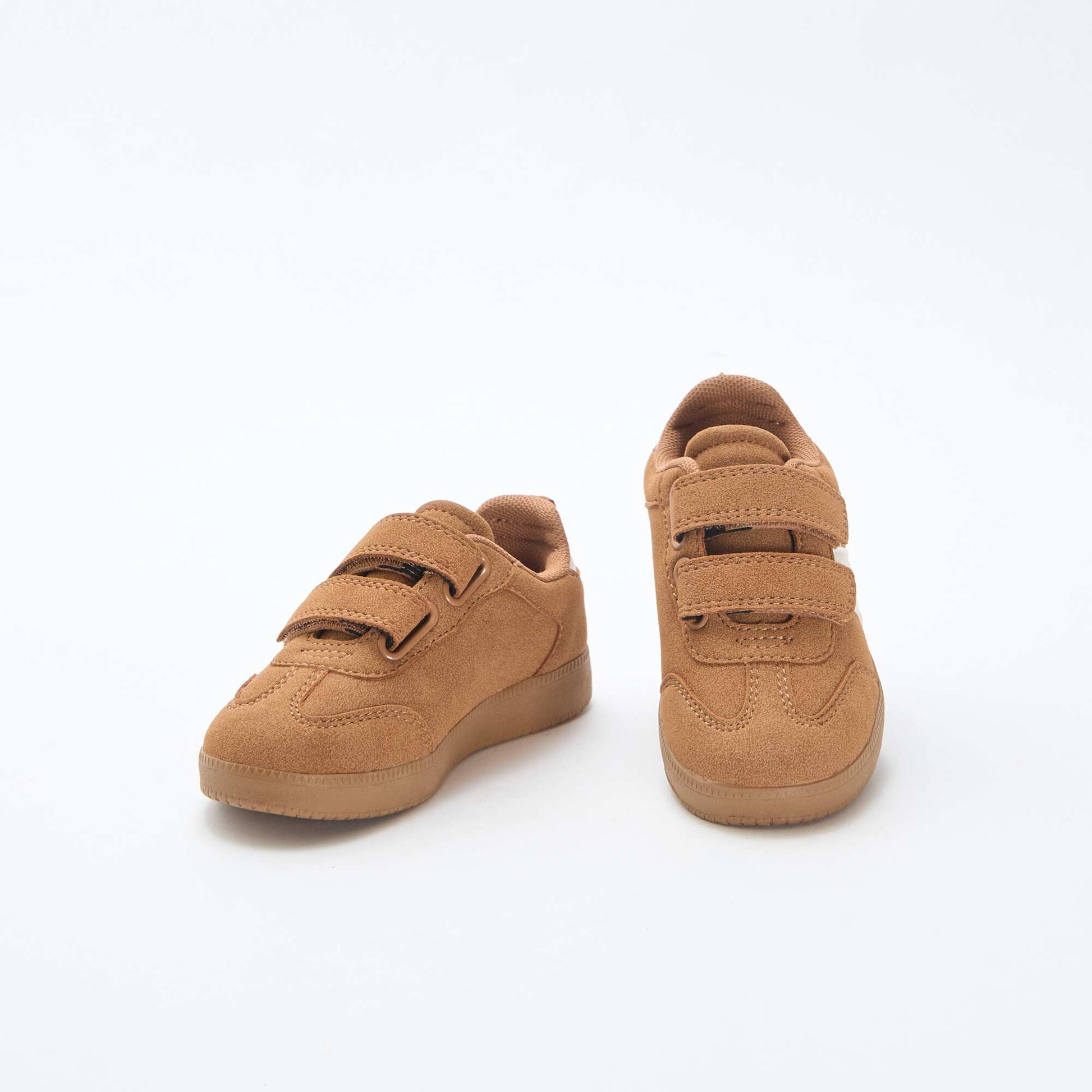 Zapatillas bajas con apertura de 2 velcros MARRON