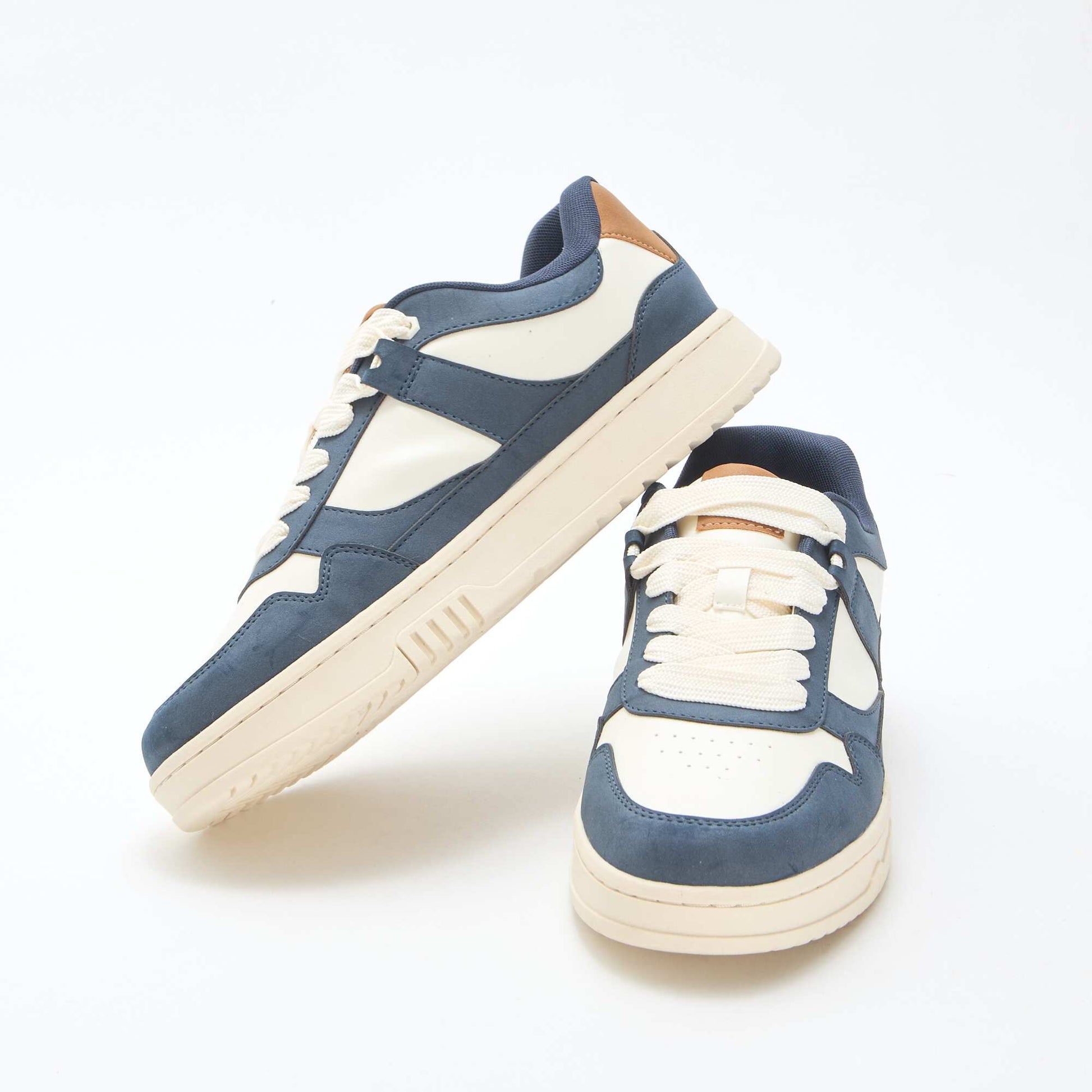 Zapatillas modernas tricolor AZUL