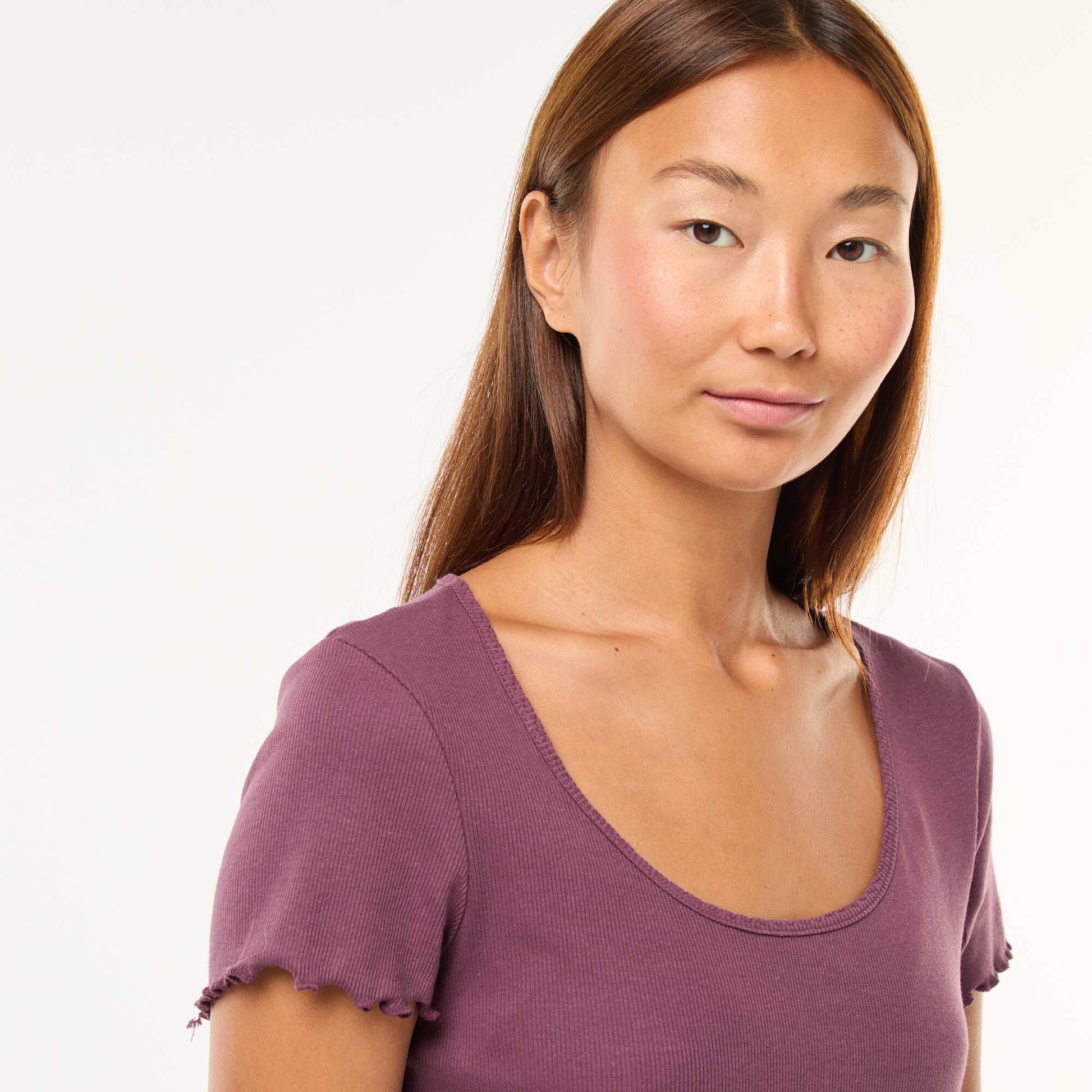 Camiseta lisa de punto acanalado de manga corta PURPURA