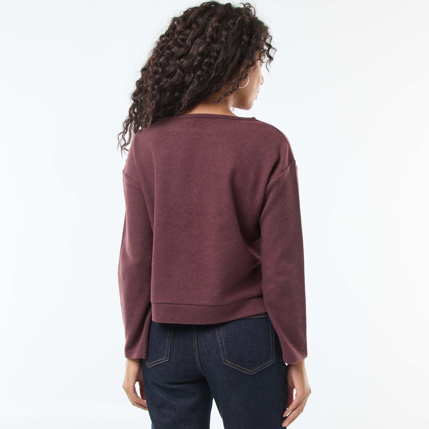 Sweater con botones decorativos dorados en el hombro PURPURA