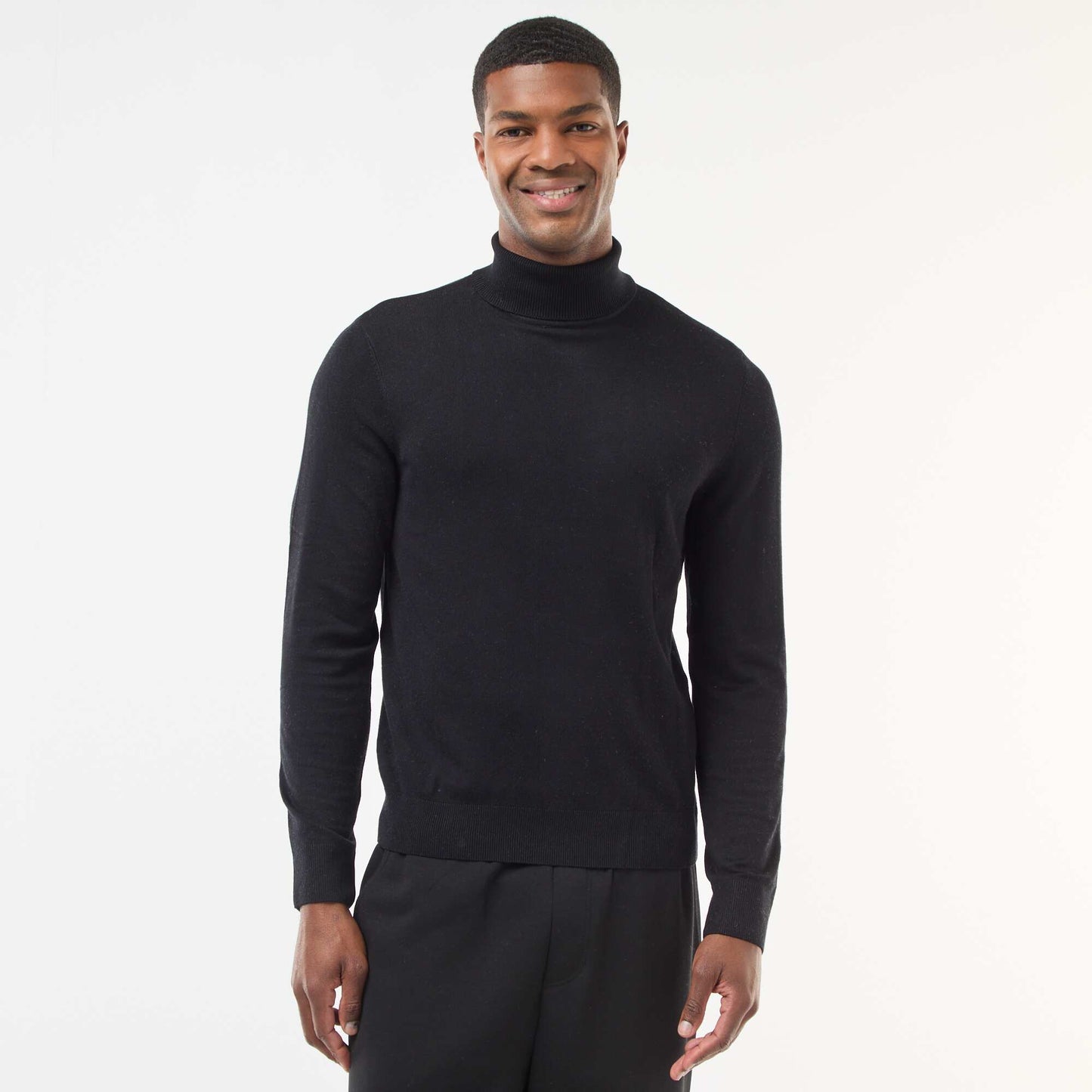 Sweater de cuello alto liso NEGRO
