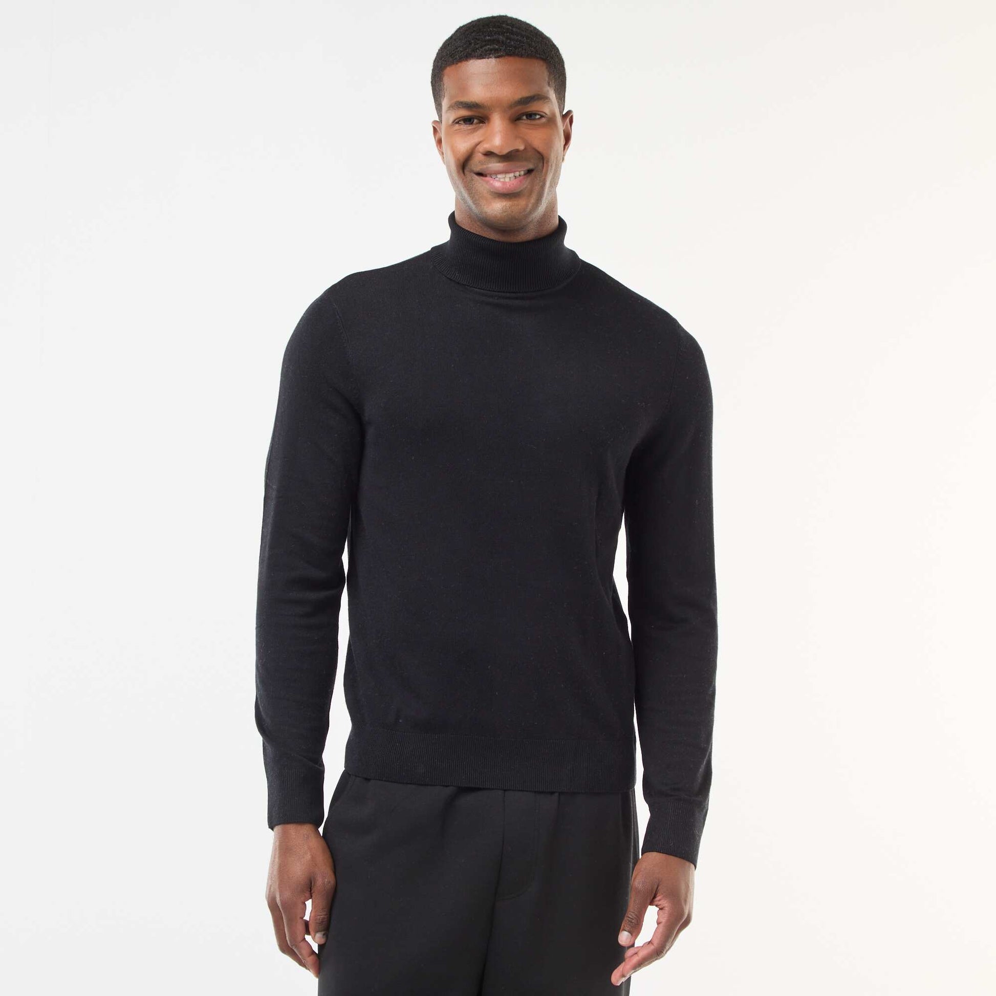 Sweater de cuello alto liso NEGRO