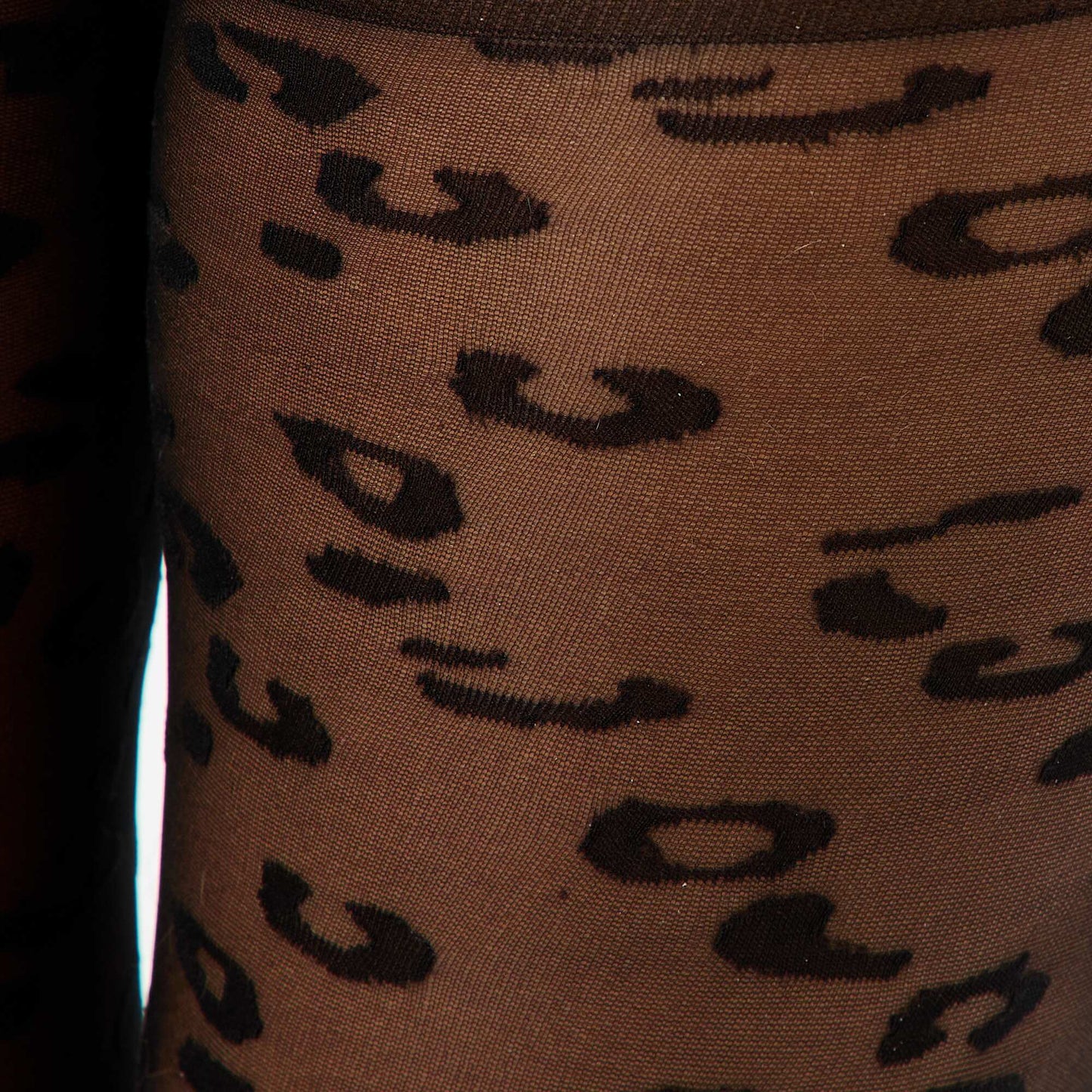 Medias ligeras estampadas con diseño de leopardo NEGRO