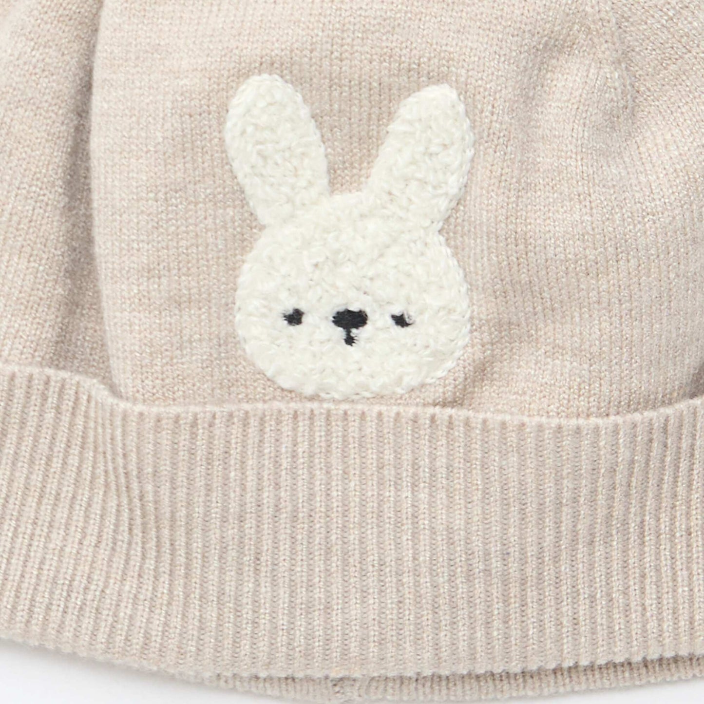 Gorro de punto con pompón BEIGE