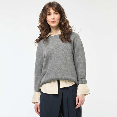 Sweater de punto grueso con cuello redondo GRIS