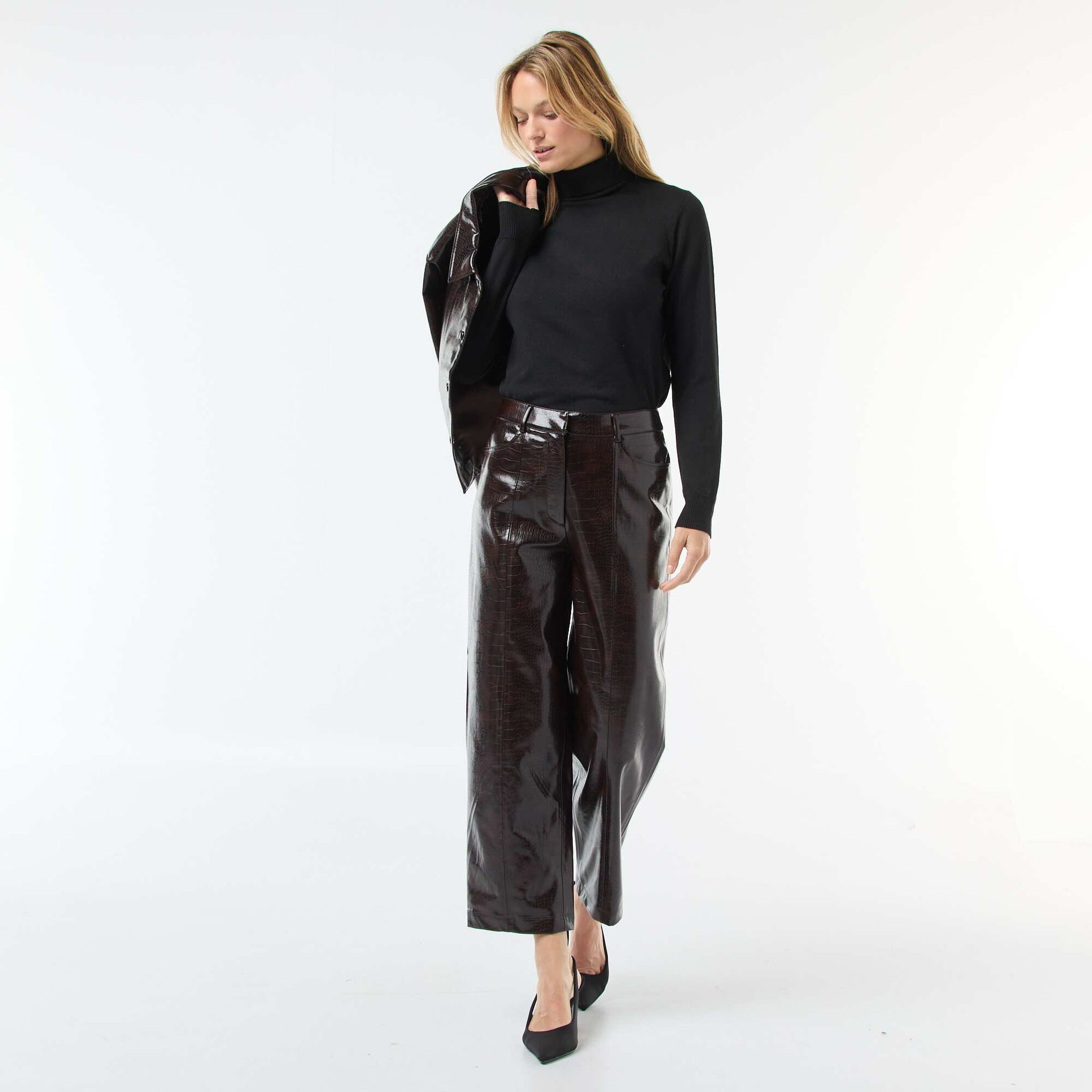 Sweater de cuello alto liso NEGRO