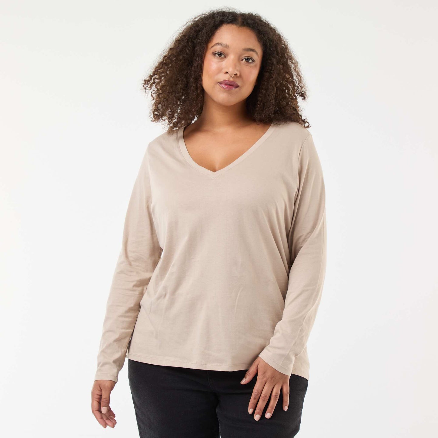 Camiseta de punto con cuello en V y manga corta BEIGE