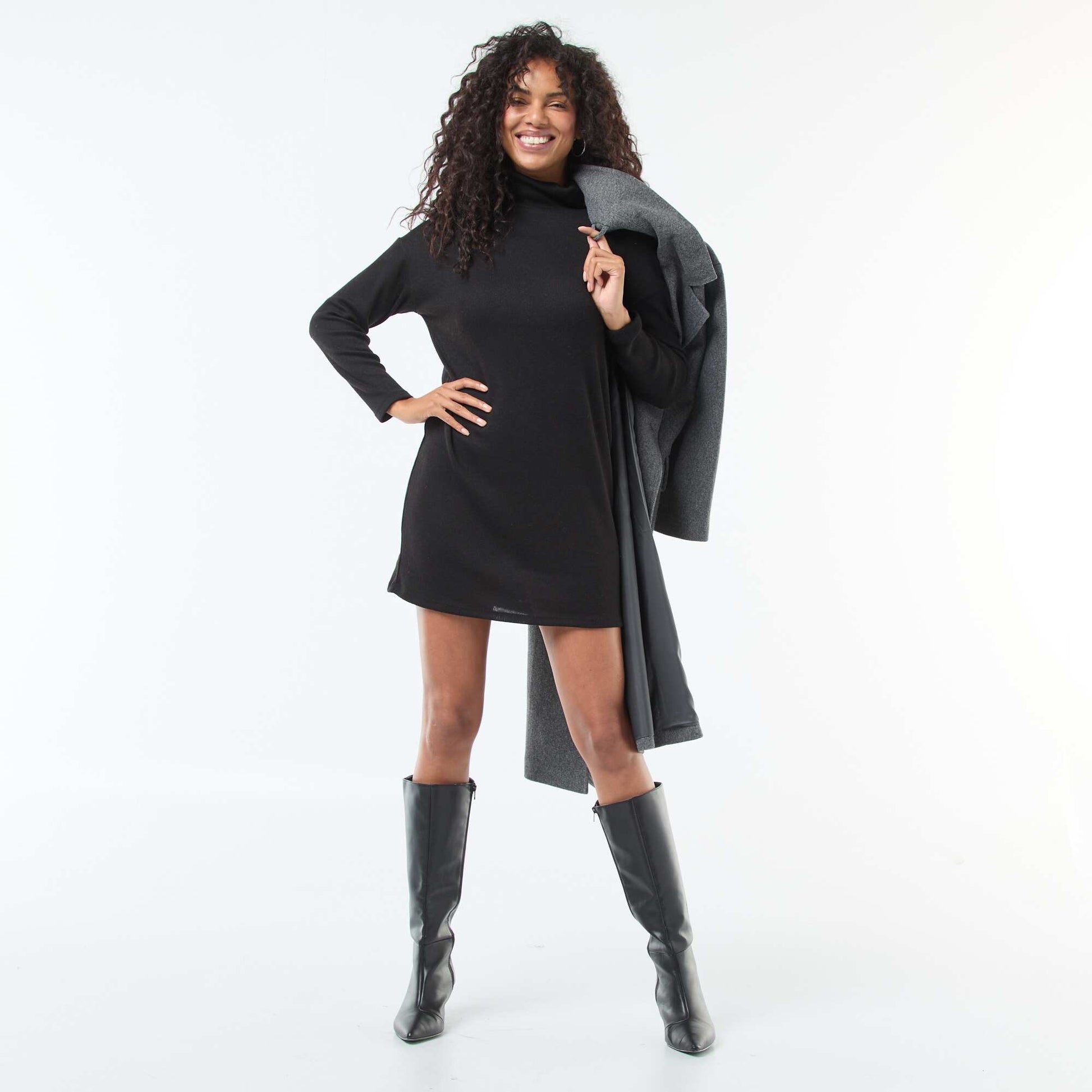 Vestido de punto con cuello alto NEGRO