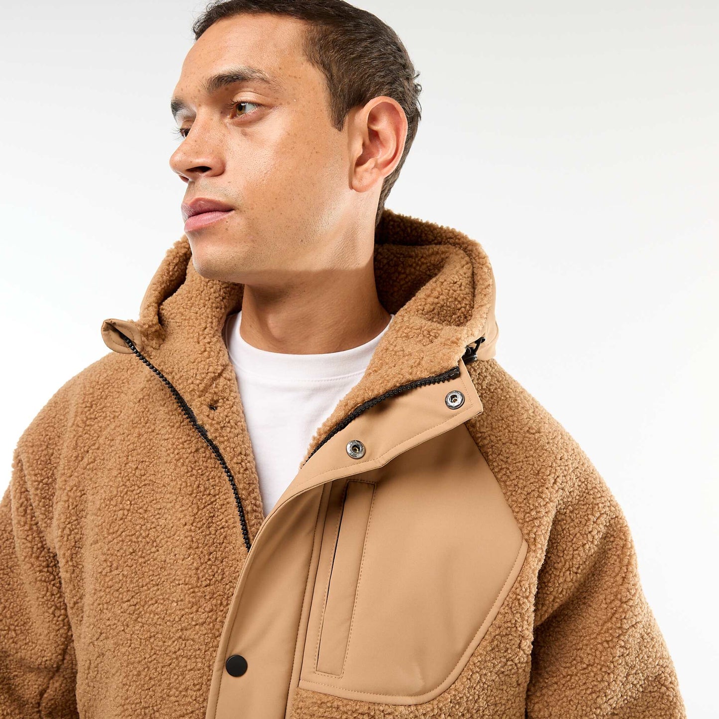 Campera con capucha efecto borreguito BEIGE