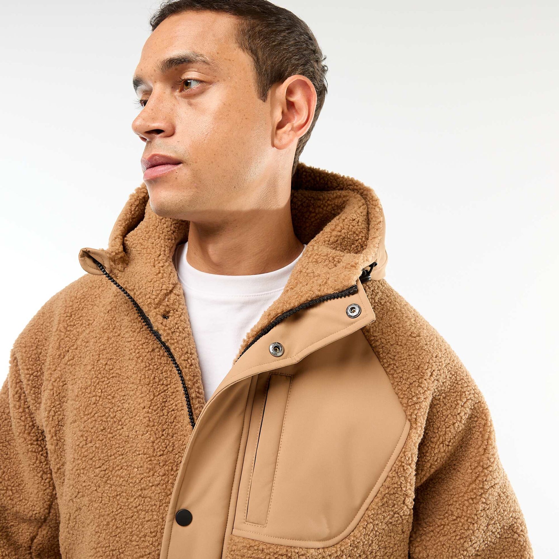 Campera con capucha efecto borreguito BEIGE