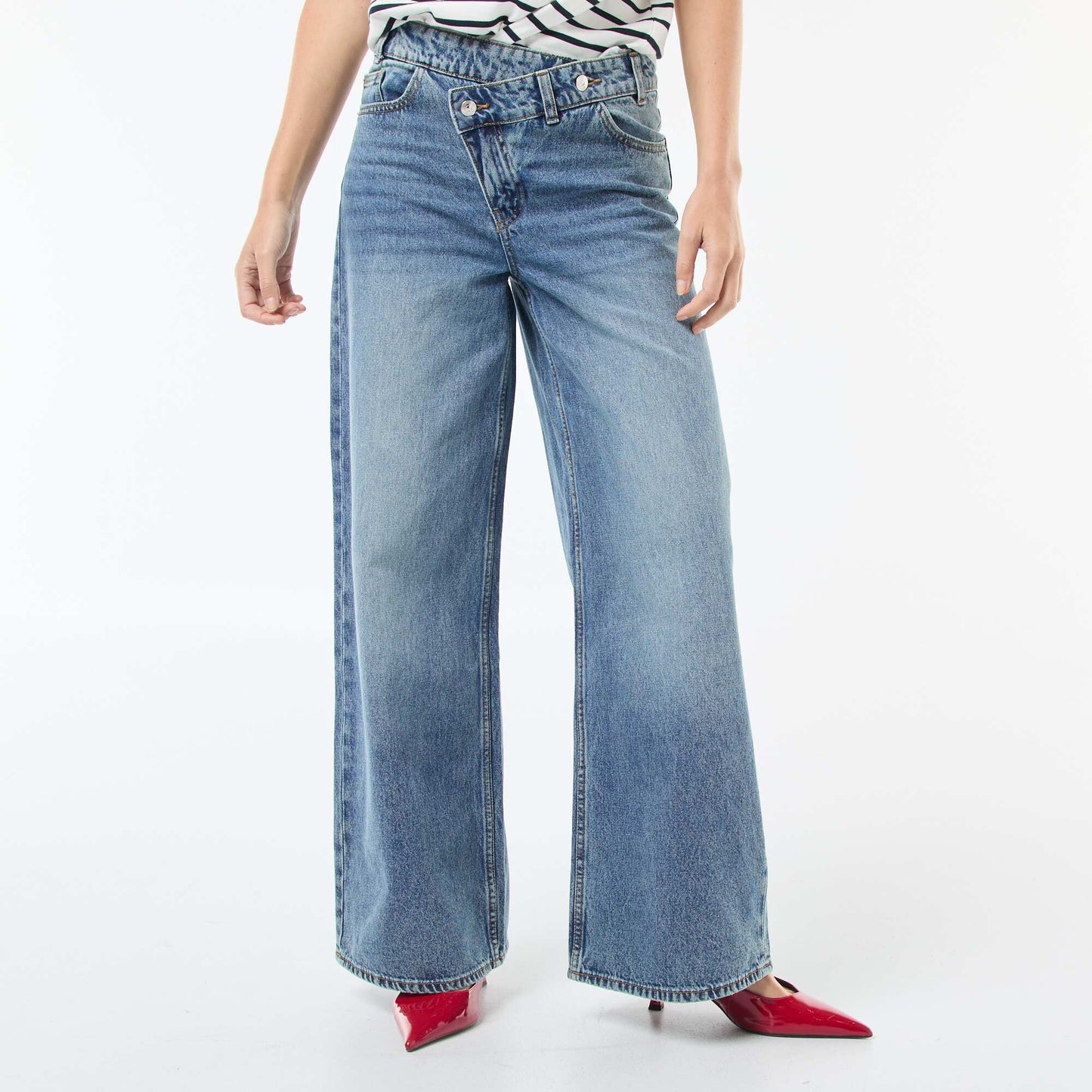 Jean ancho con doble abertura abotonada AZUL