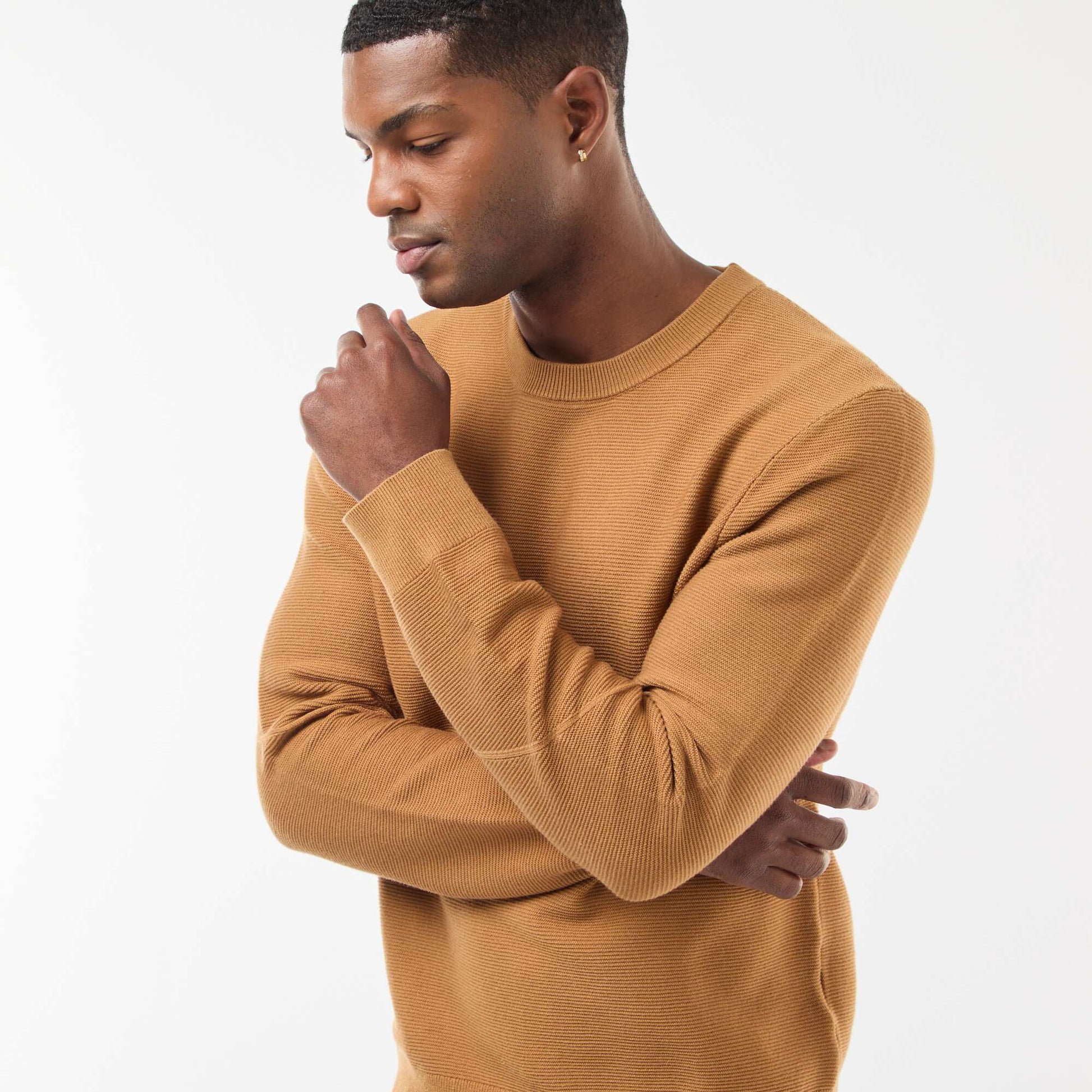 Sweater de punto fino liso con cuello redondo BEIGE