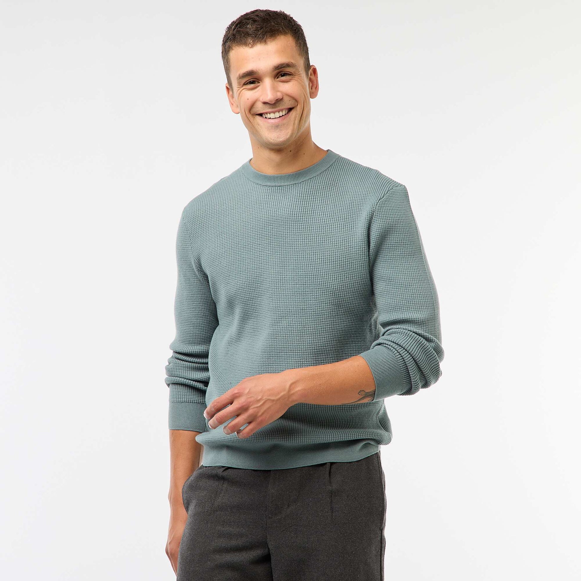 Sweater de punto gofrado liso con cuello redondo AZUL