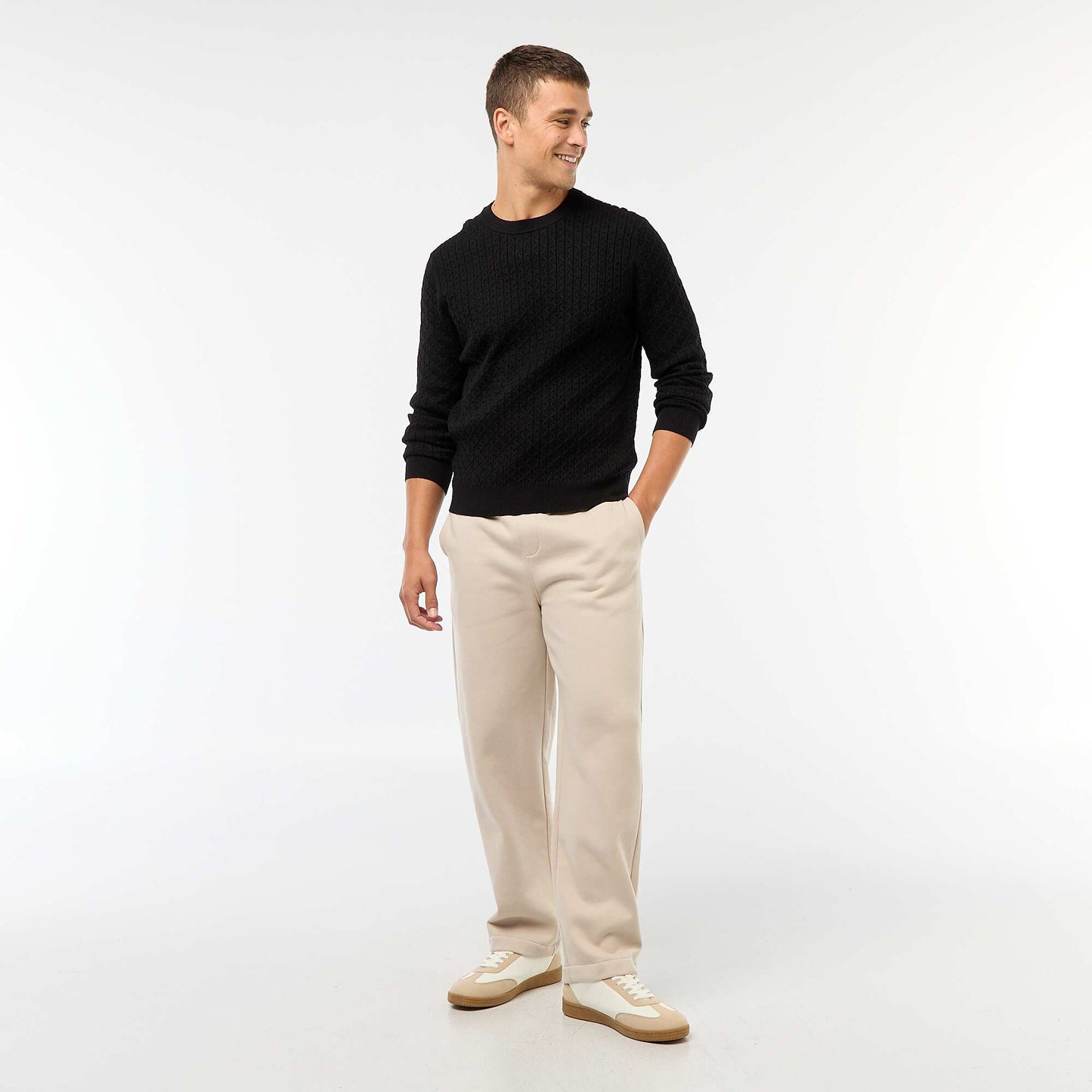 Sweater cuello redondo mini trenza liso NEGRO