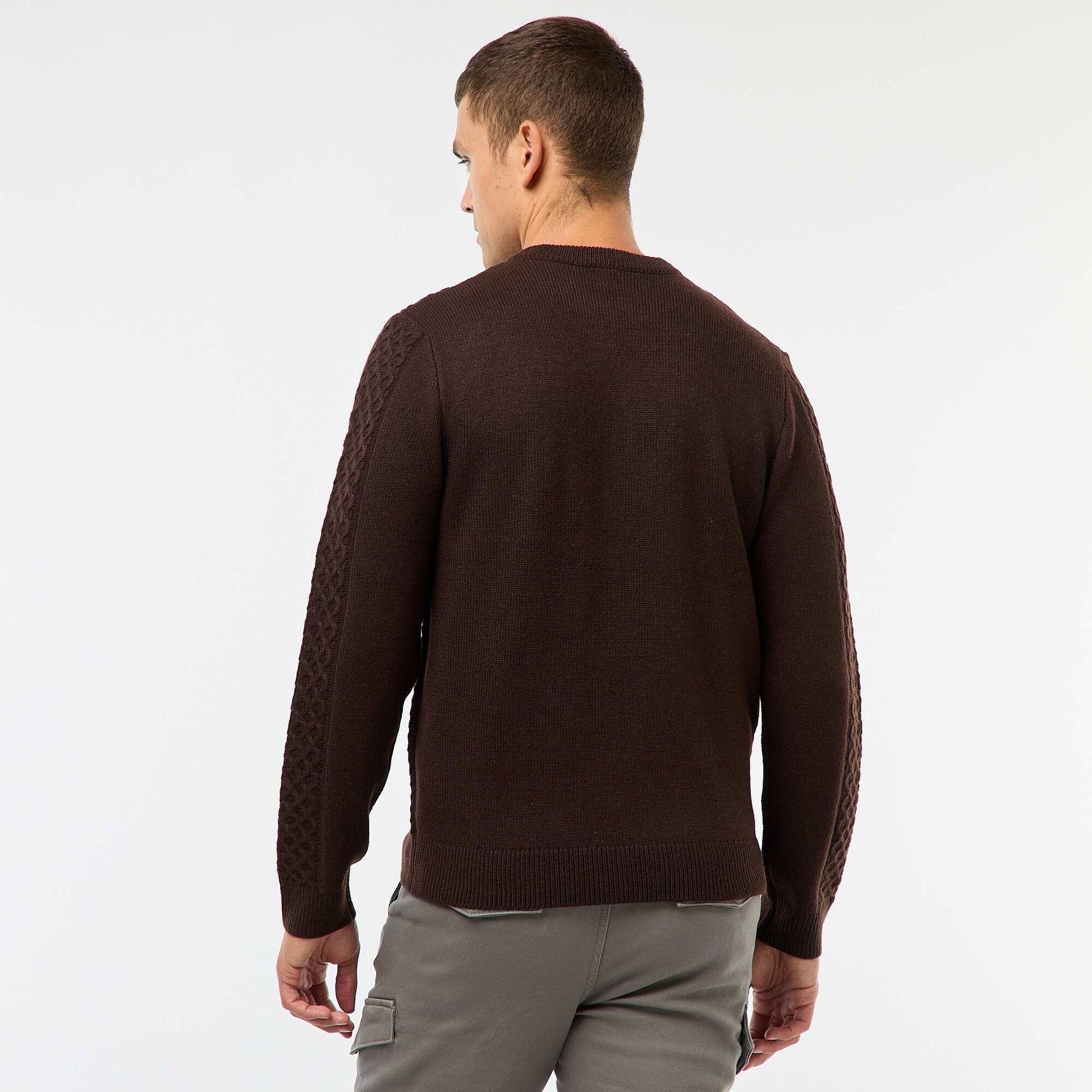 Sweater grueso de punto trenzado liso MARRON