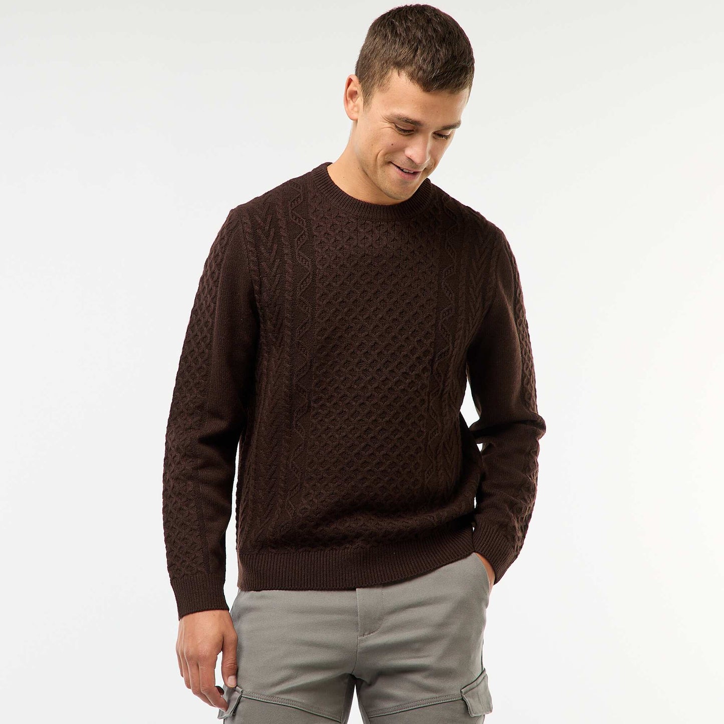 Sweater grueso de punto trenzado liso MARRON