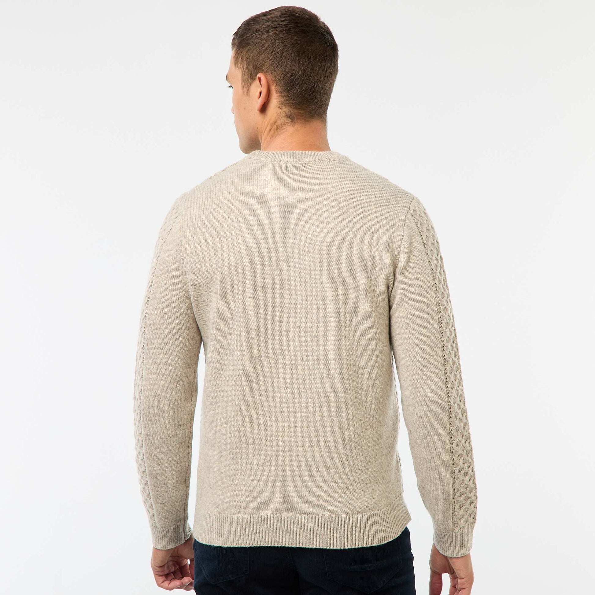 Sweater grueso de punto trenzado liso BEIGE
