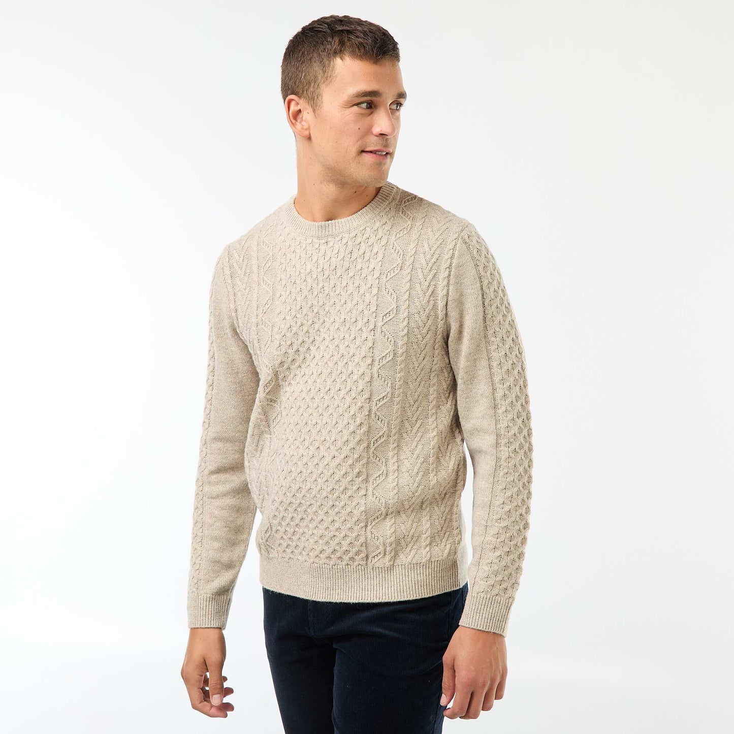 Sweater grueso de punto trenzado liso BEIGE