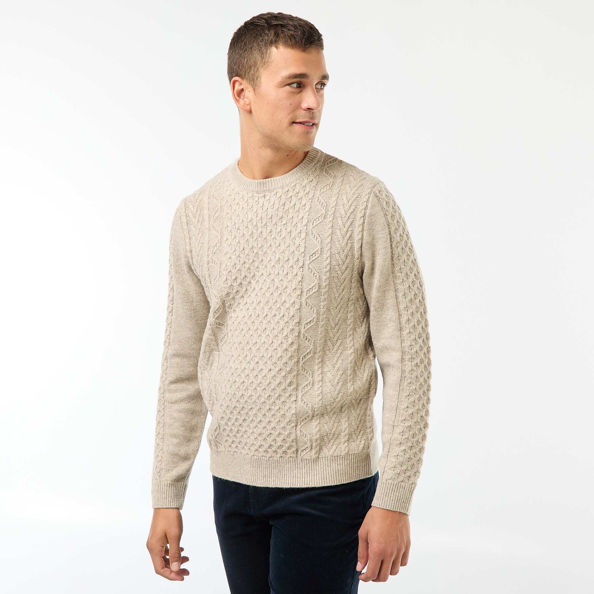 Sweater grueso de punto trenzado liso BEIGE