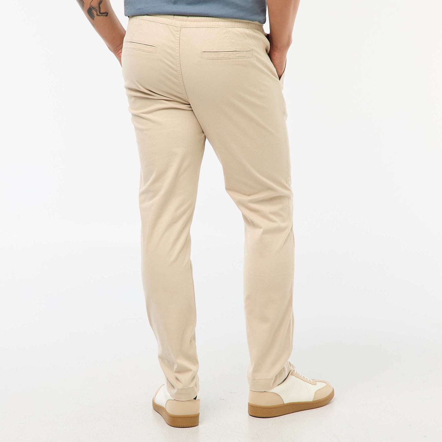 Jogging slim liso GRIS