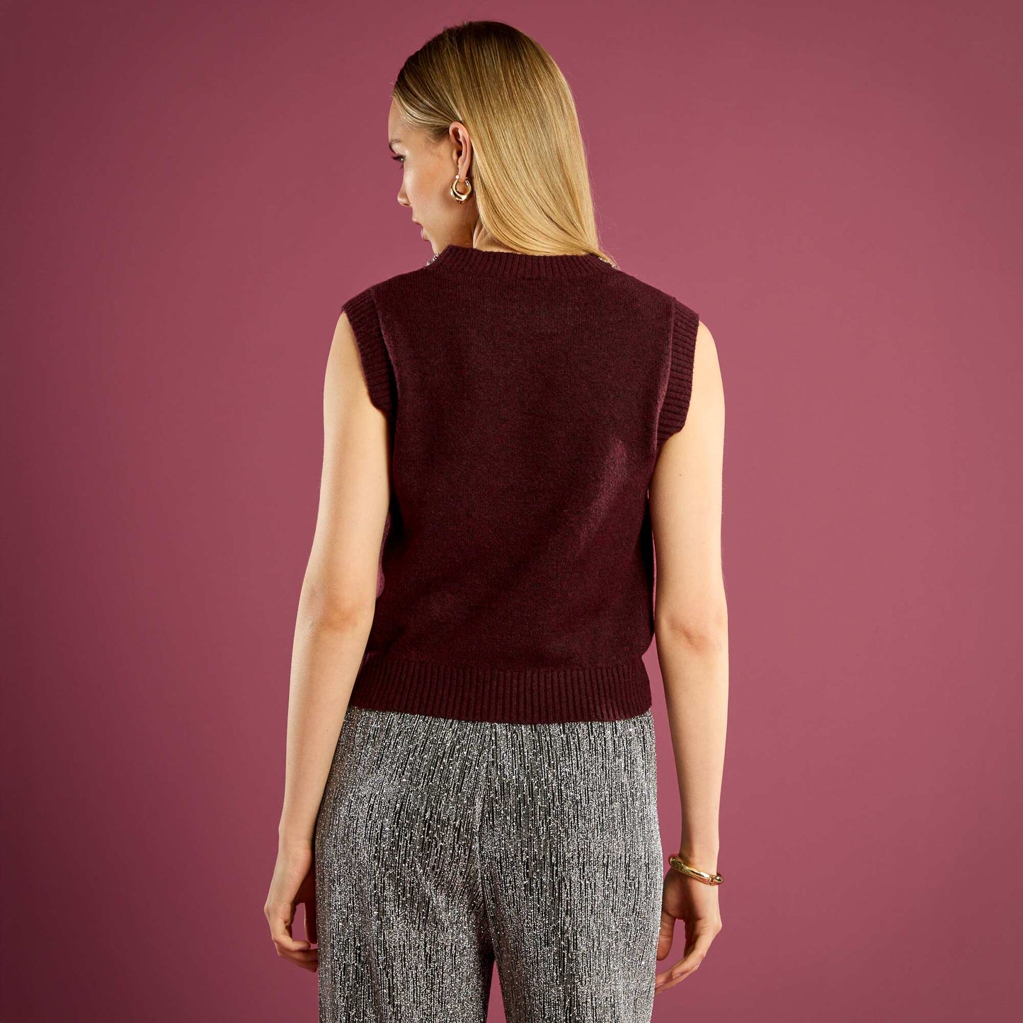 Sweater sin mangas con cuello joya ROJO