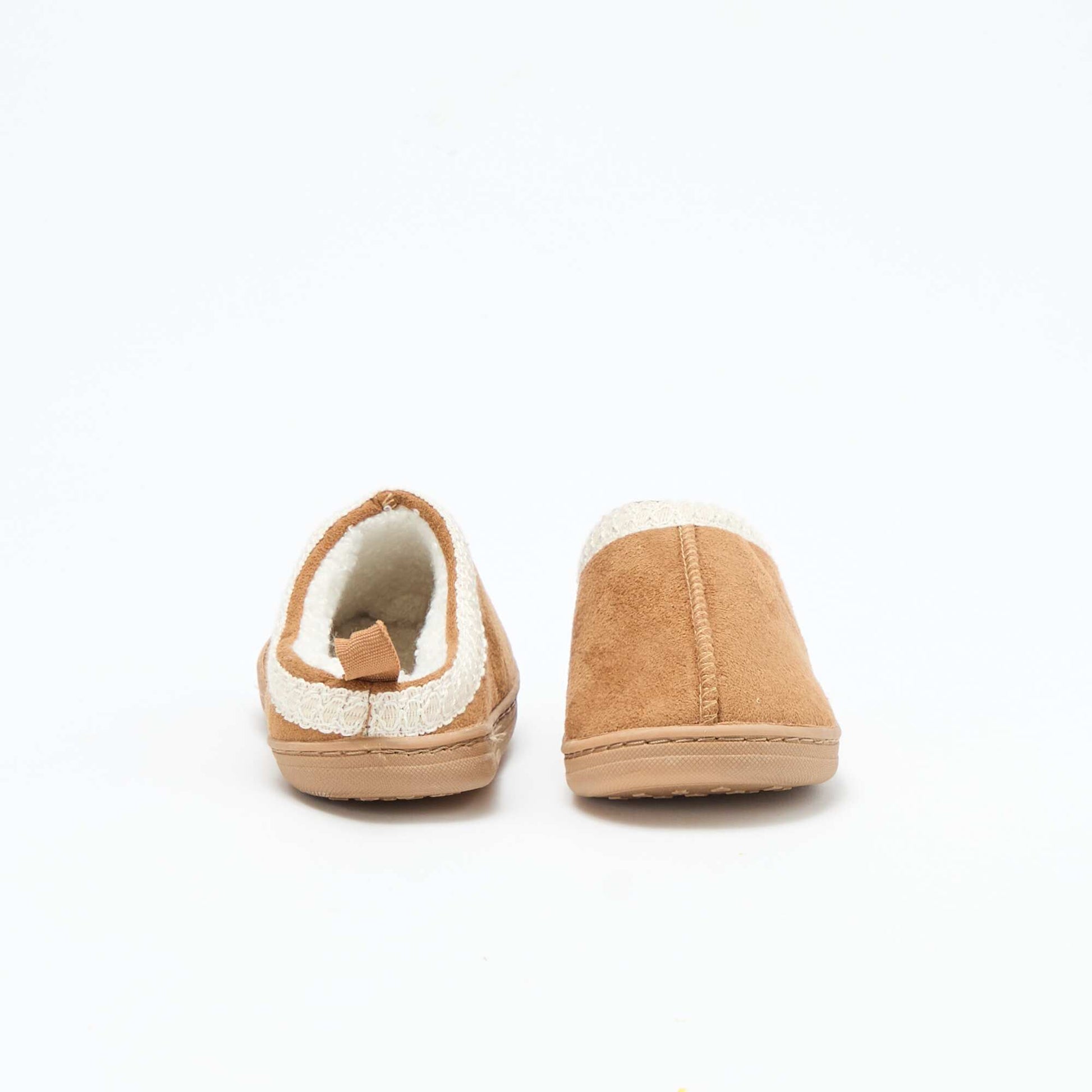 Mules de antelina con detalle MARRON