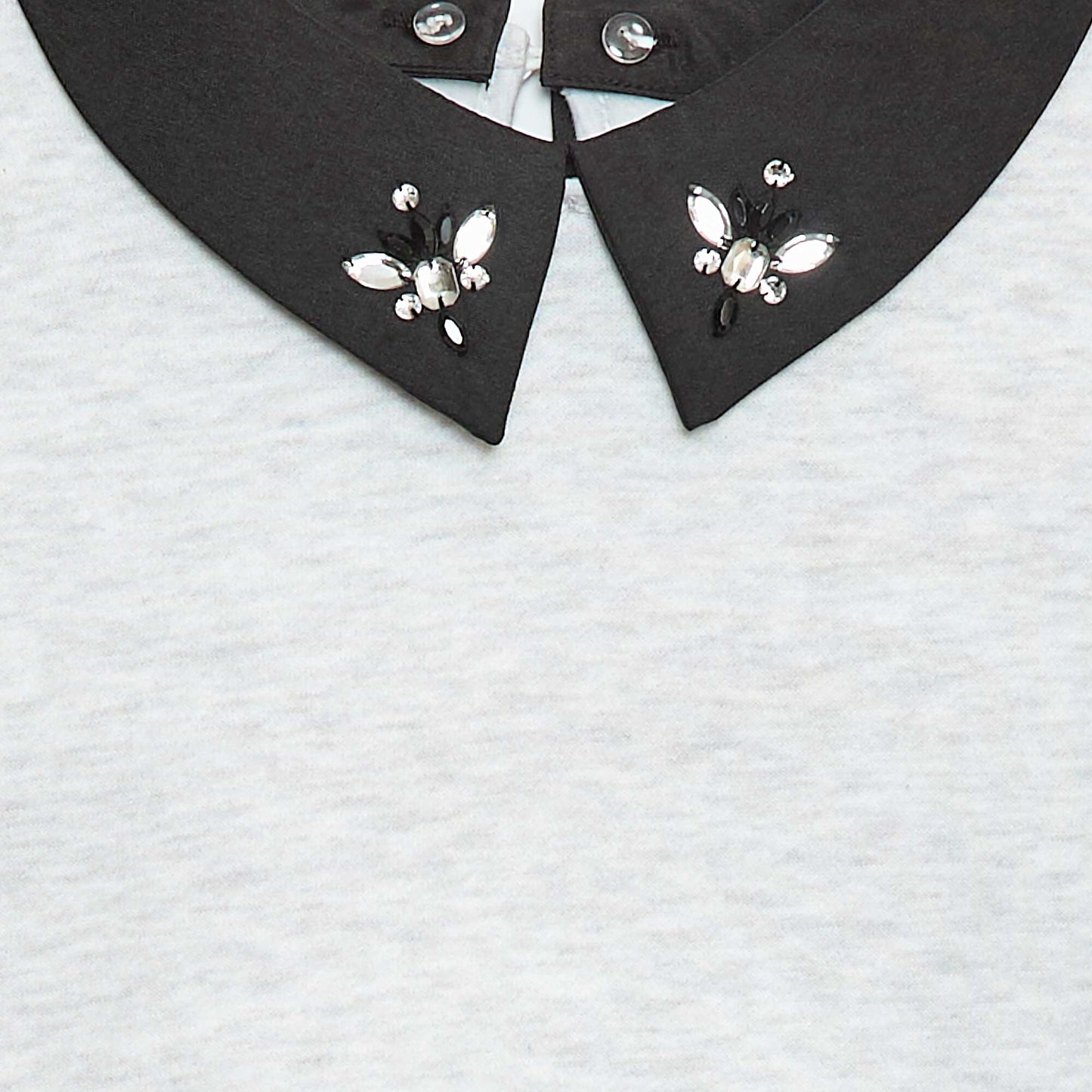 Buzo holgada con cuello de strass GRIS