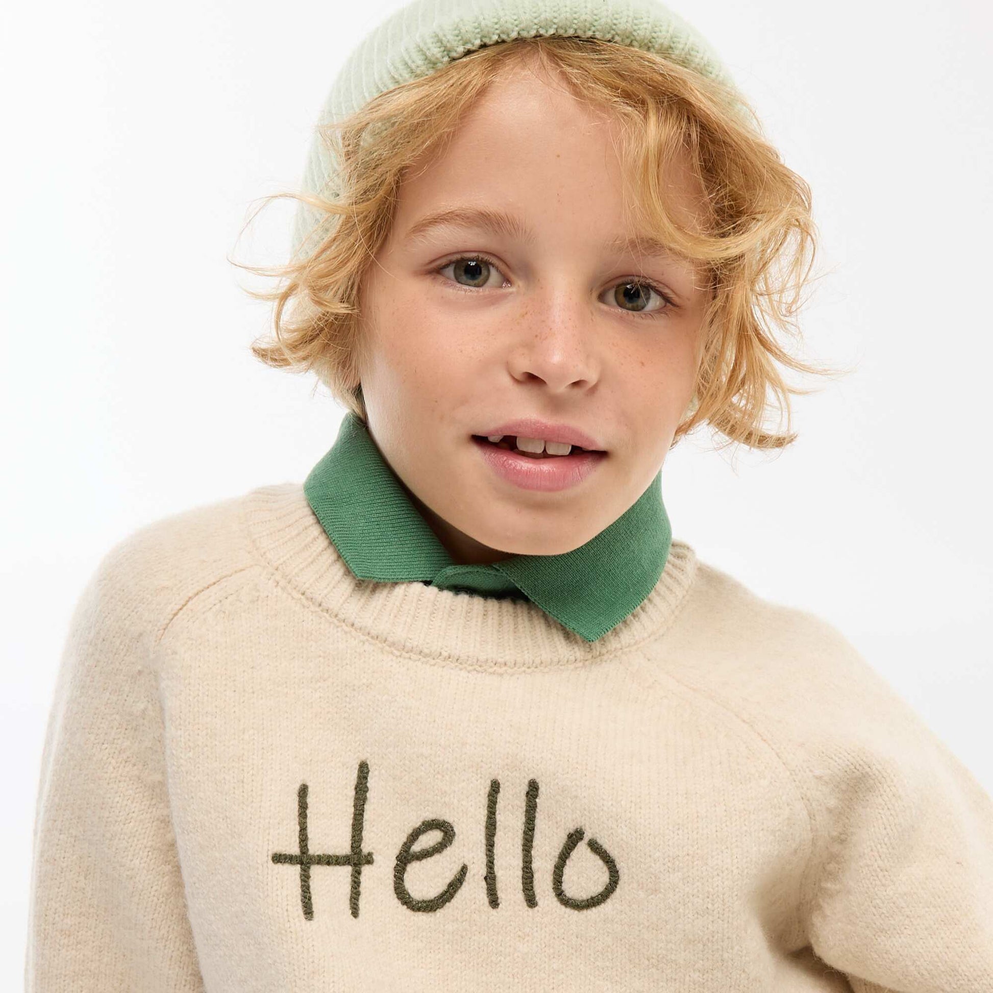 Sweater cuello redondo con diseño animado BEIGE