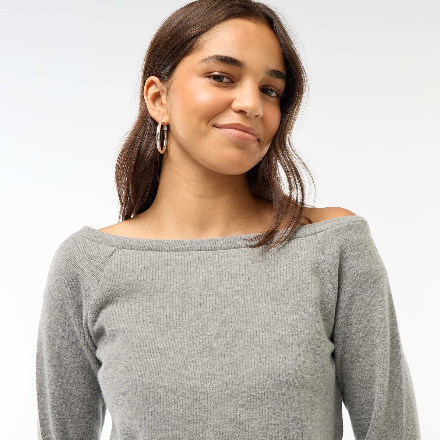 Camiseta de punto suave con cuello Bardot GRIS