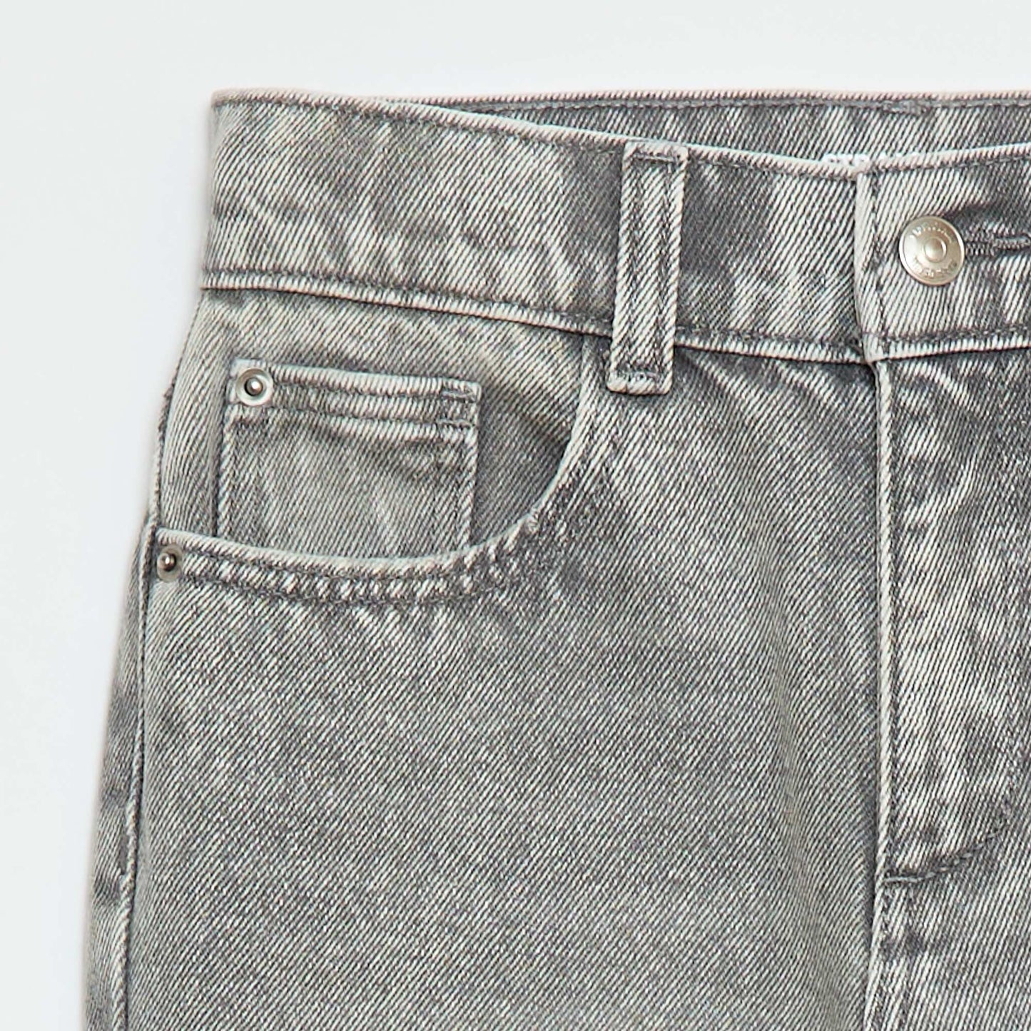 Pantalón denim de talle alto GRIS