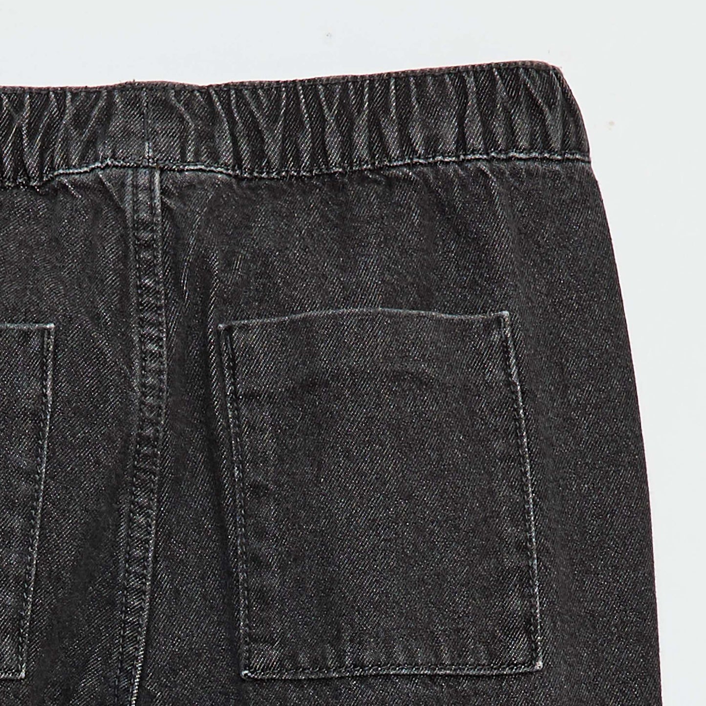 Pantalón denim corte jogger GRIS